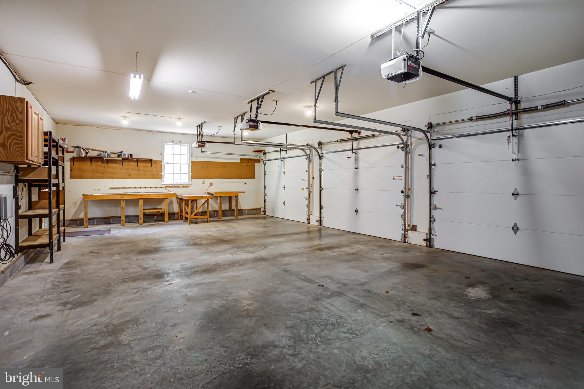 MEADOWBROOK - Residential