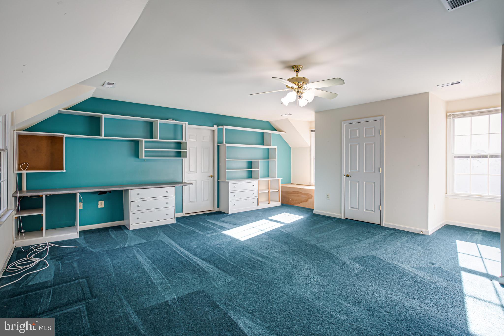 MEADOWBROOK - Residential