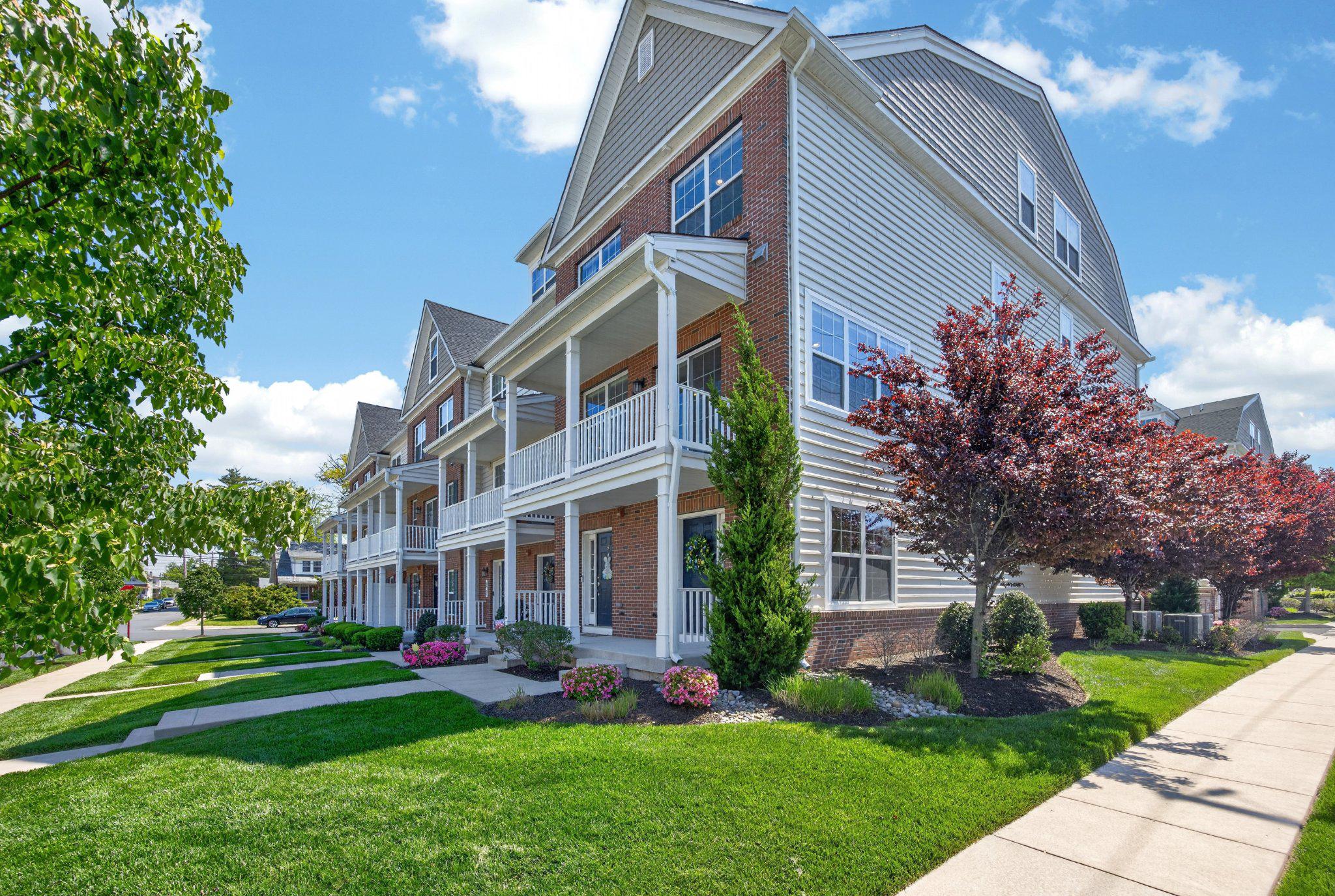 PENN SQ - Residential