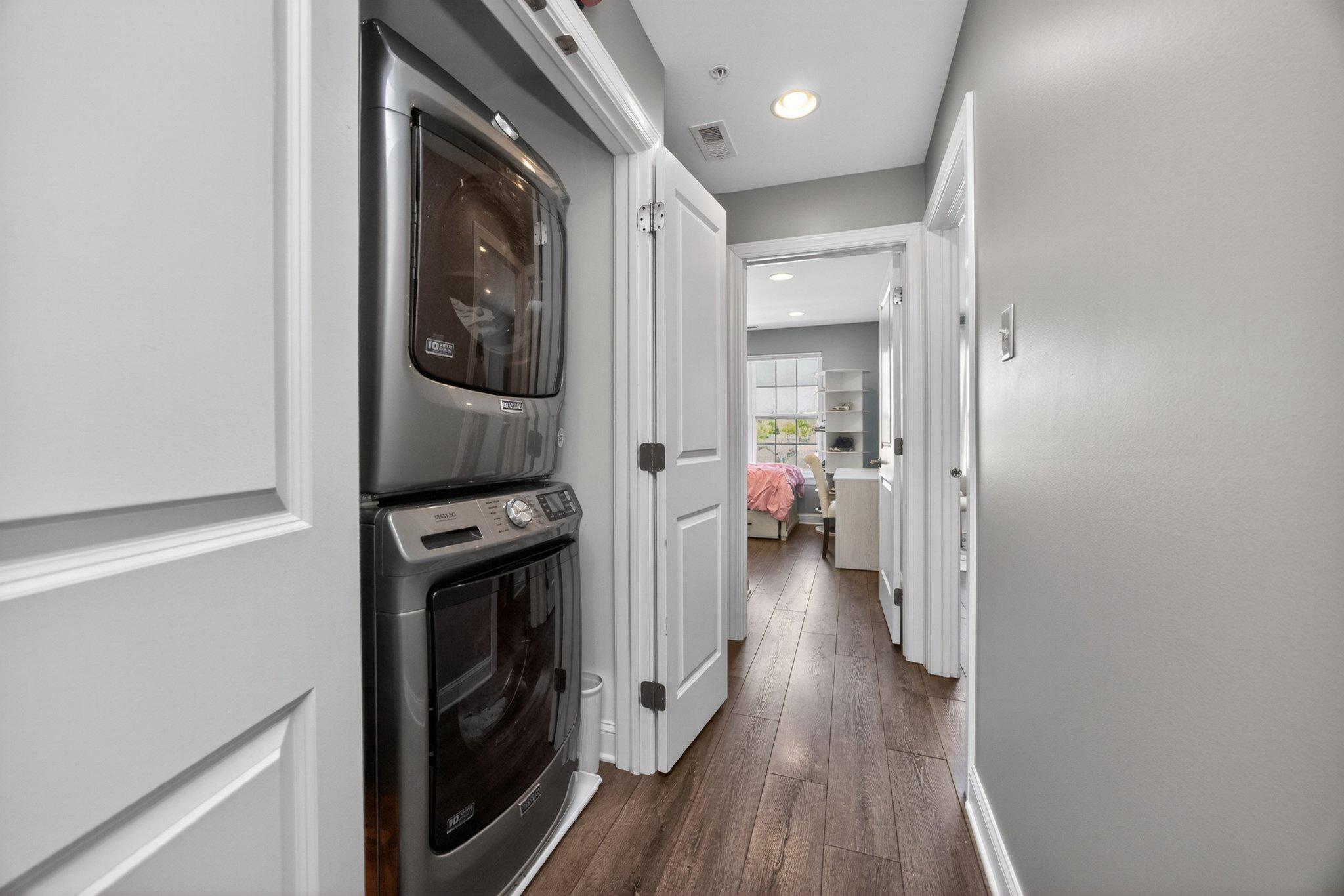 PENN SQ - Residential