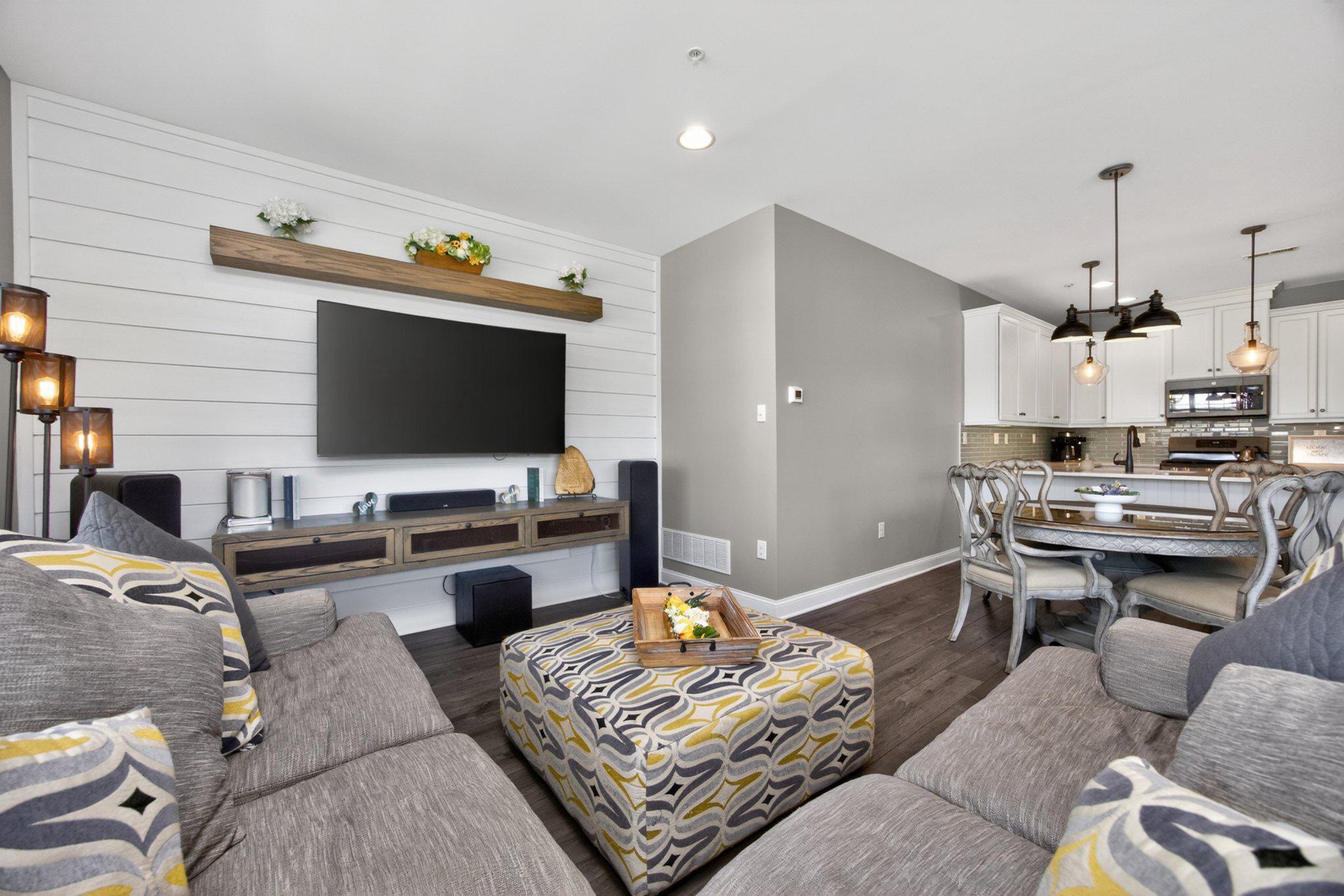 PENN SQ - Residential