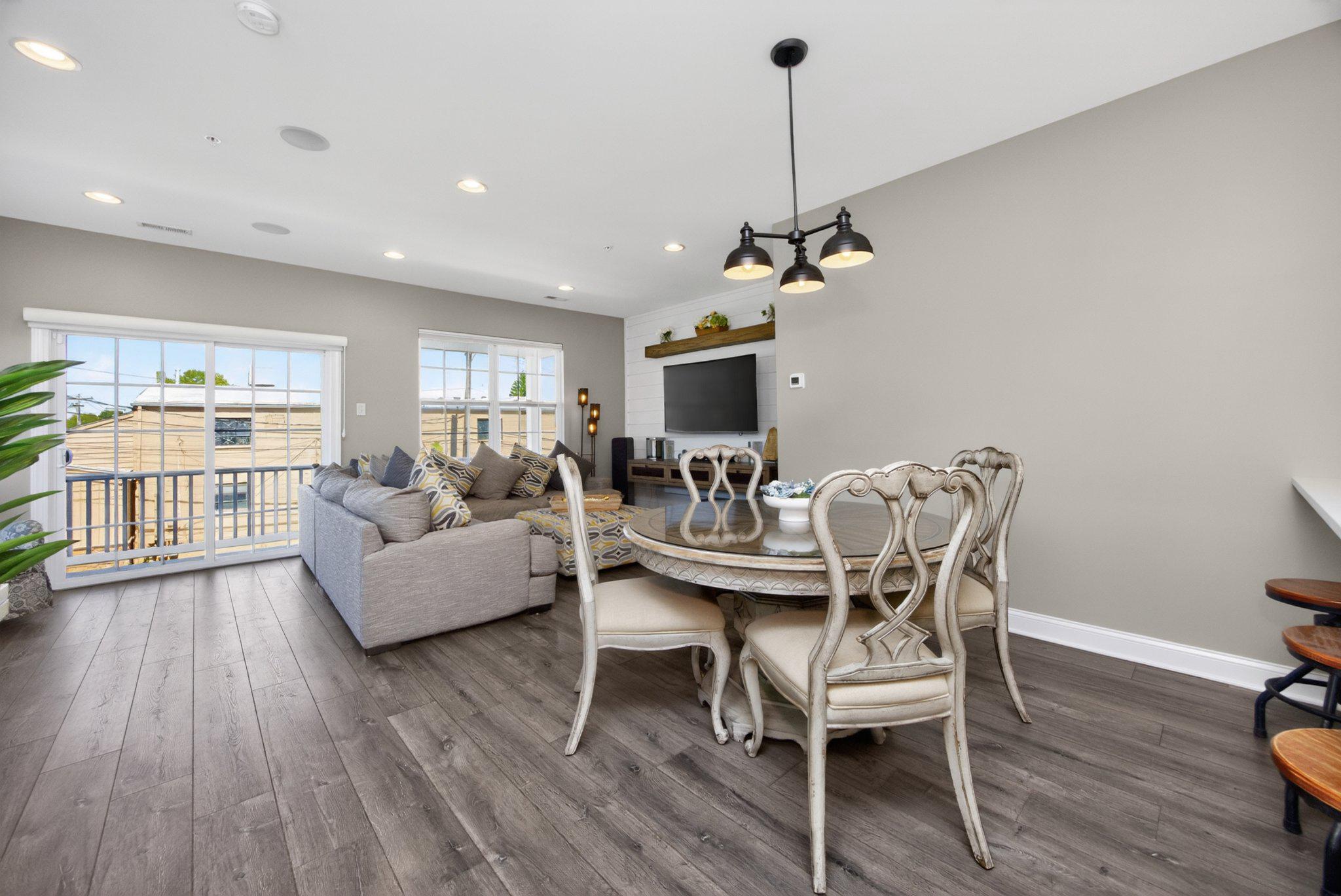 PENN SQ - Residential