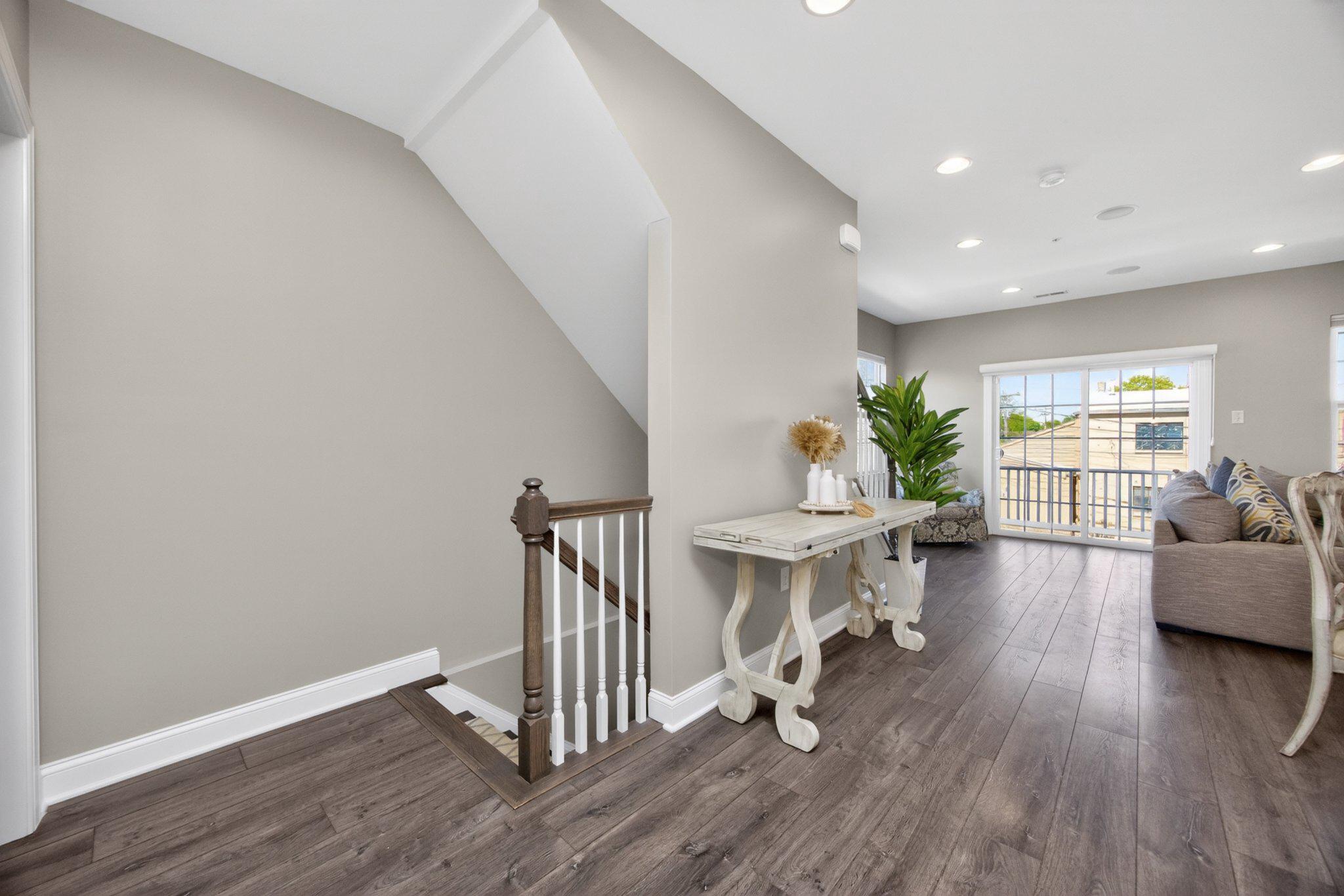 PENN SQ - Residential