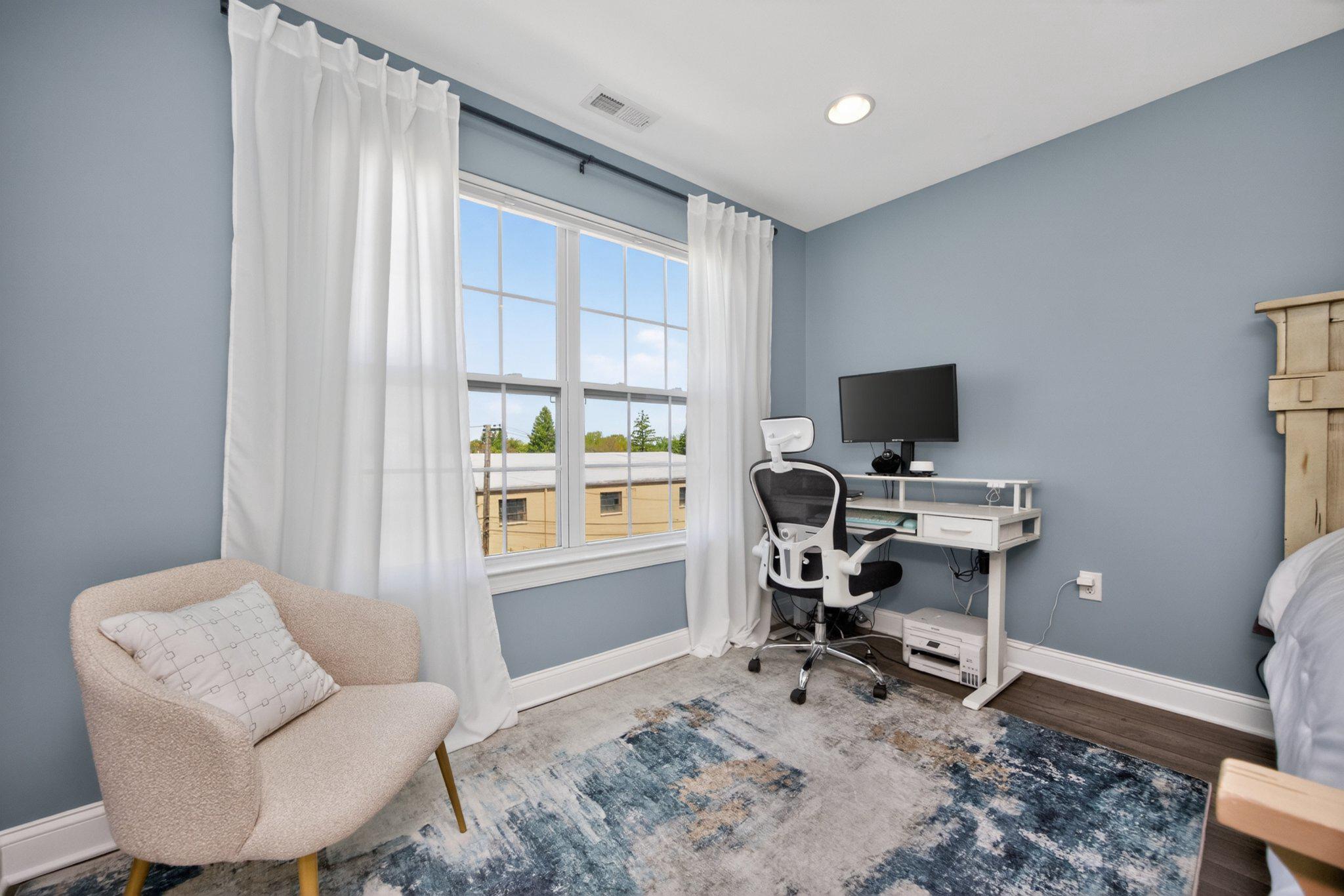 PENN SQ - Residential