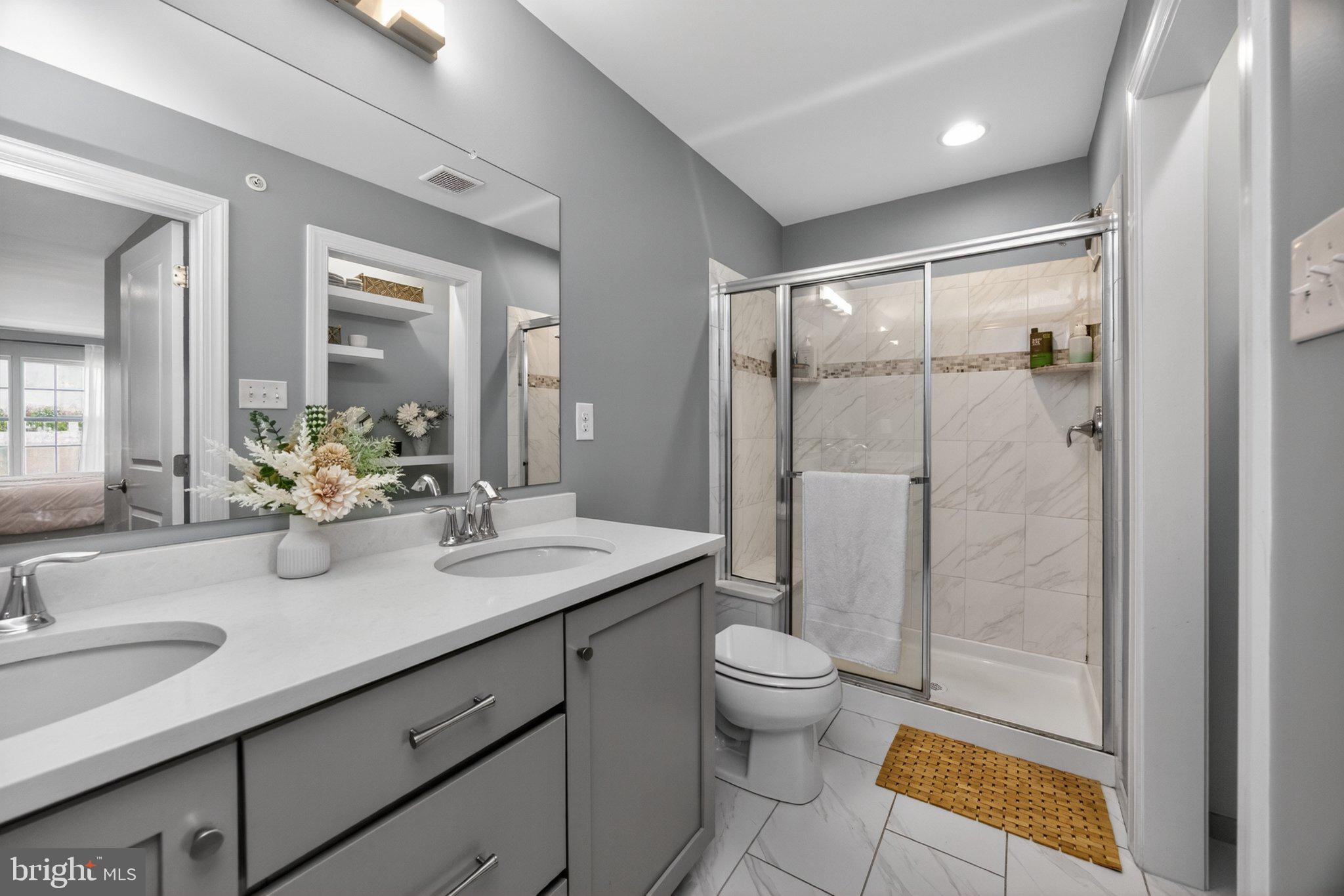 PENN SQ - Residential