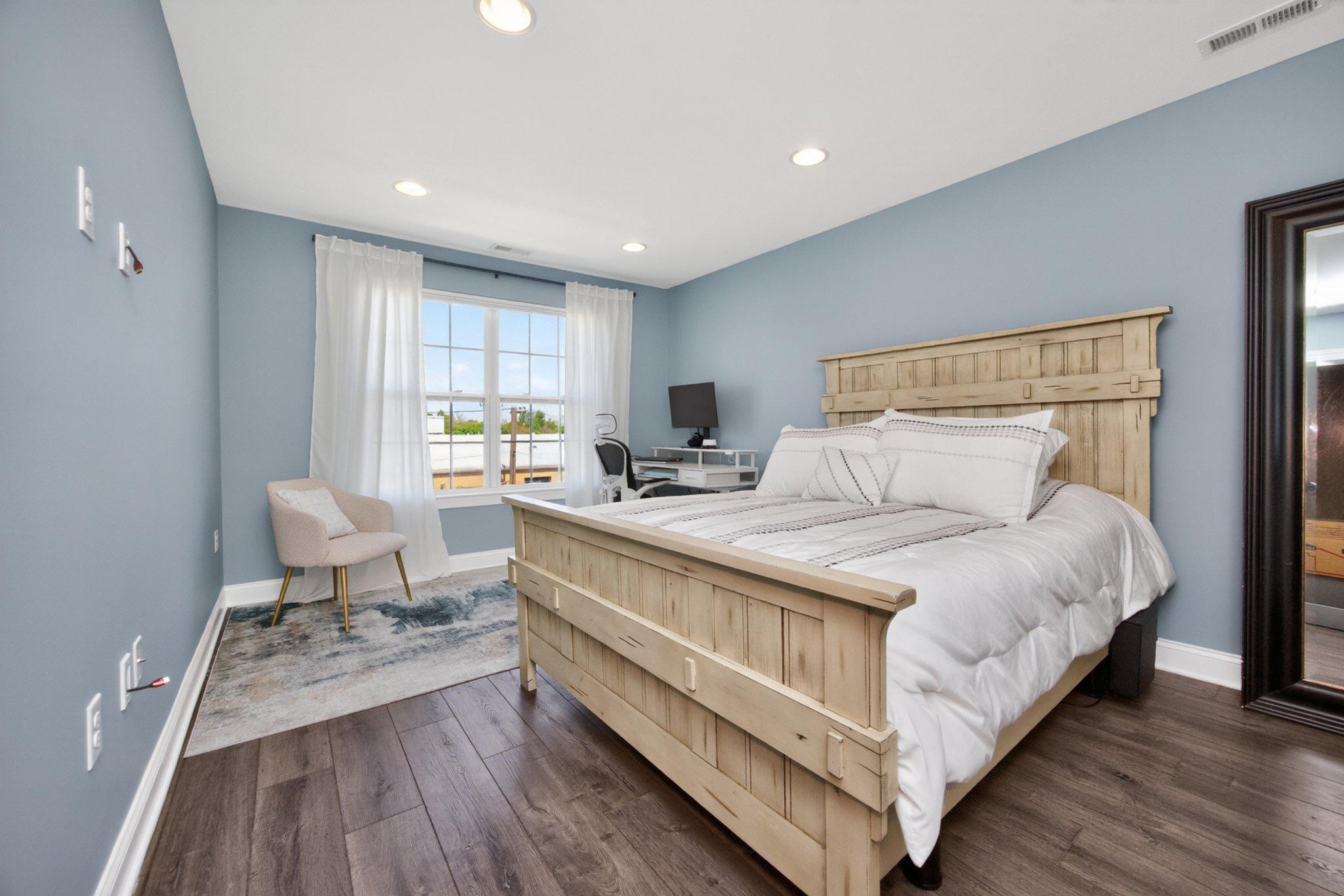 PENN SQ - Residential