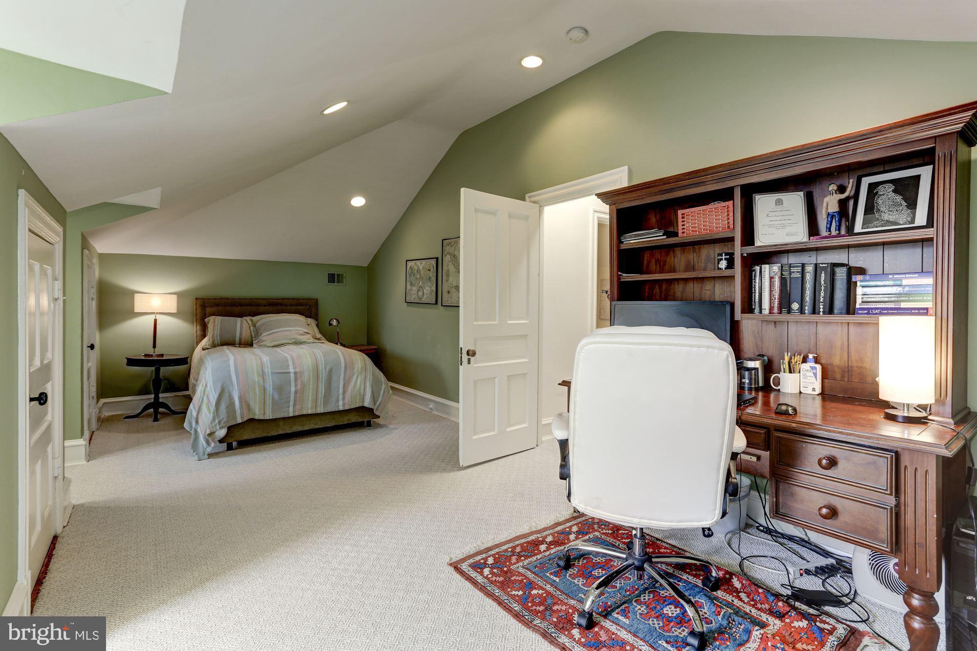 CLEVELAND PARK - Residential