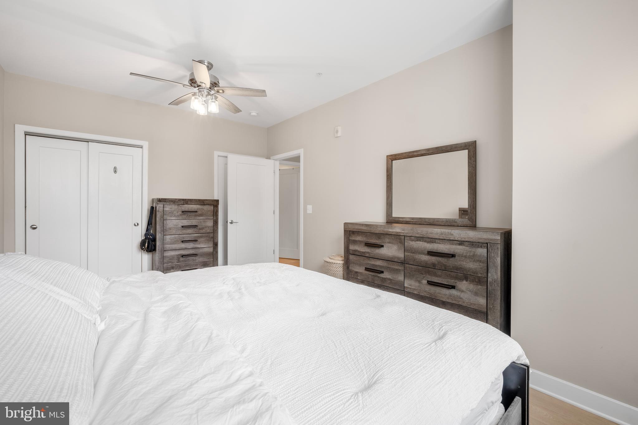 TRAFALGAR FLATS - Residential