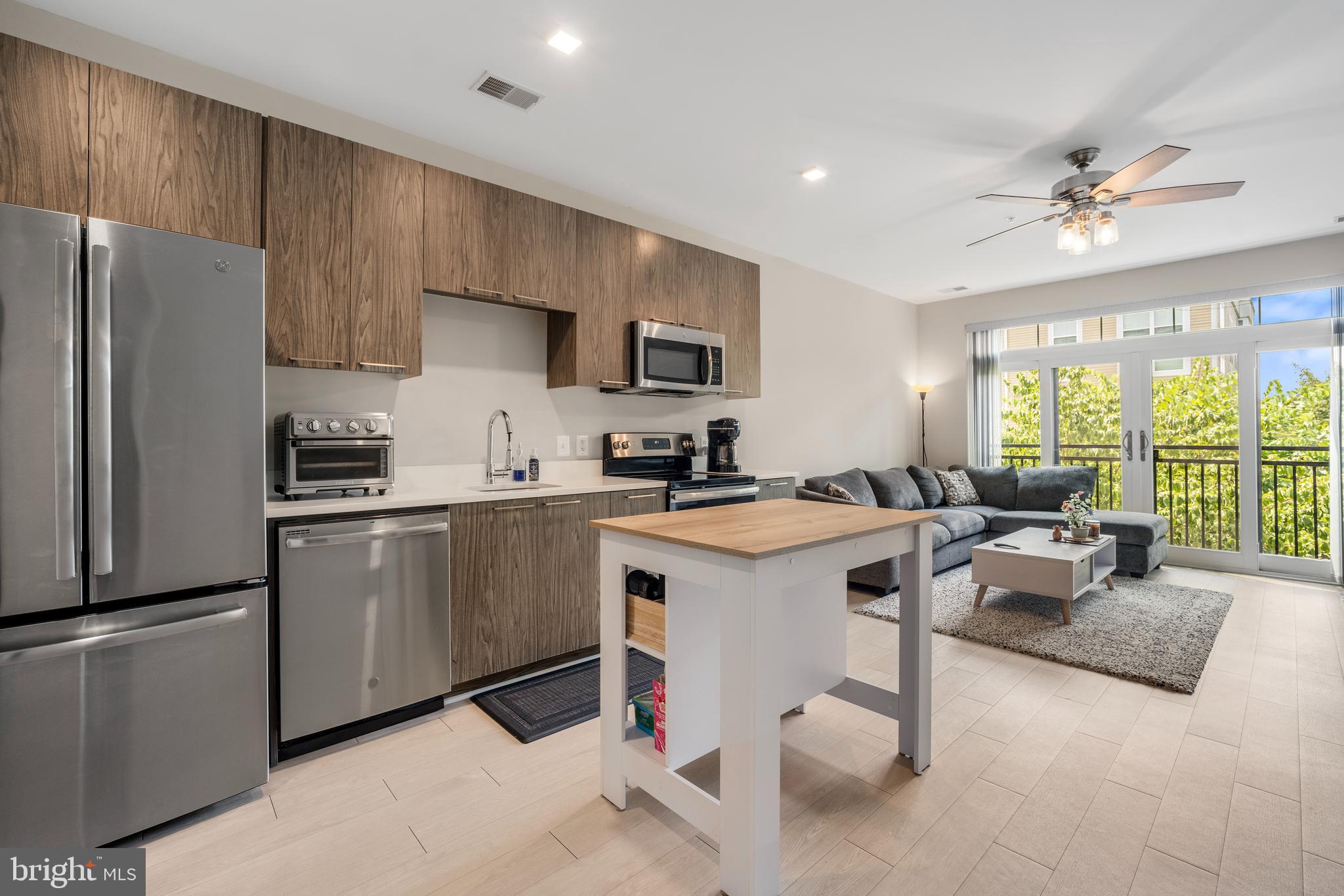 TRAFALGAR FLATS - Residential