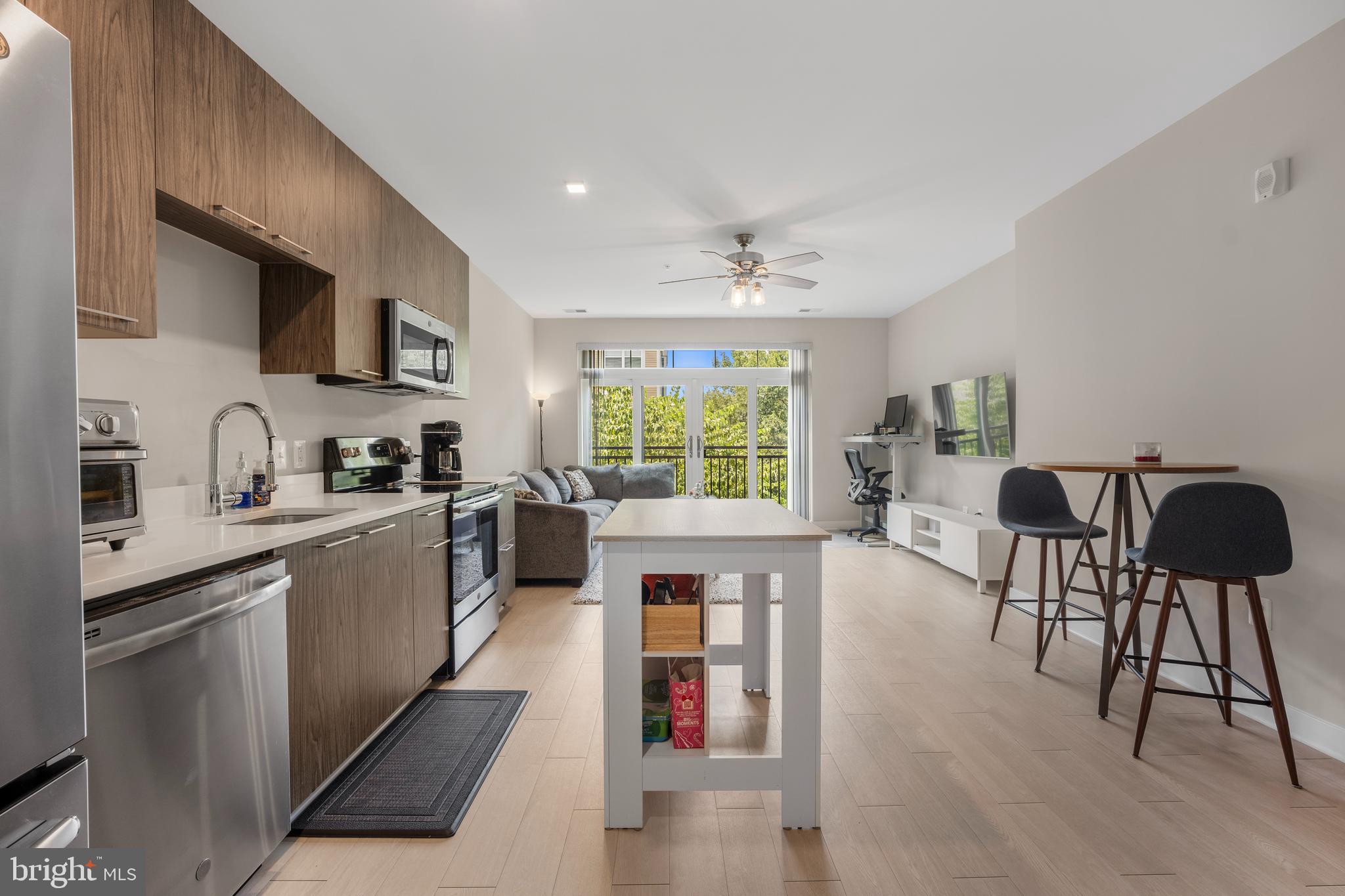 TRAFALGAR FLATS - Residential