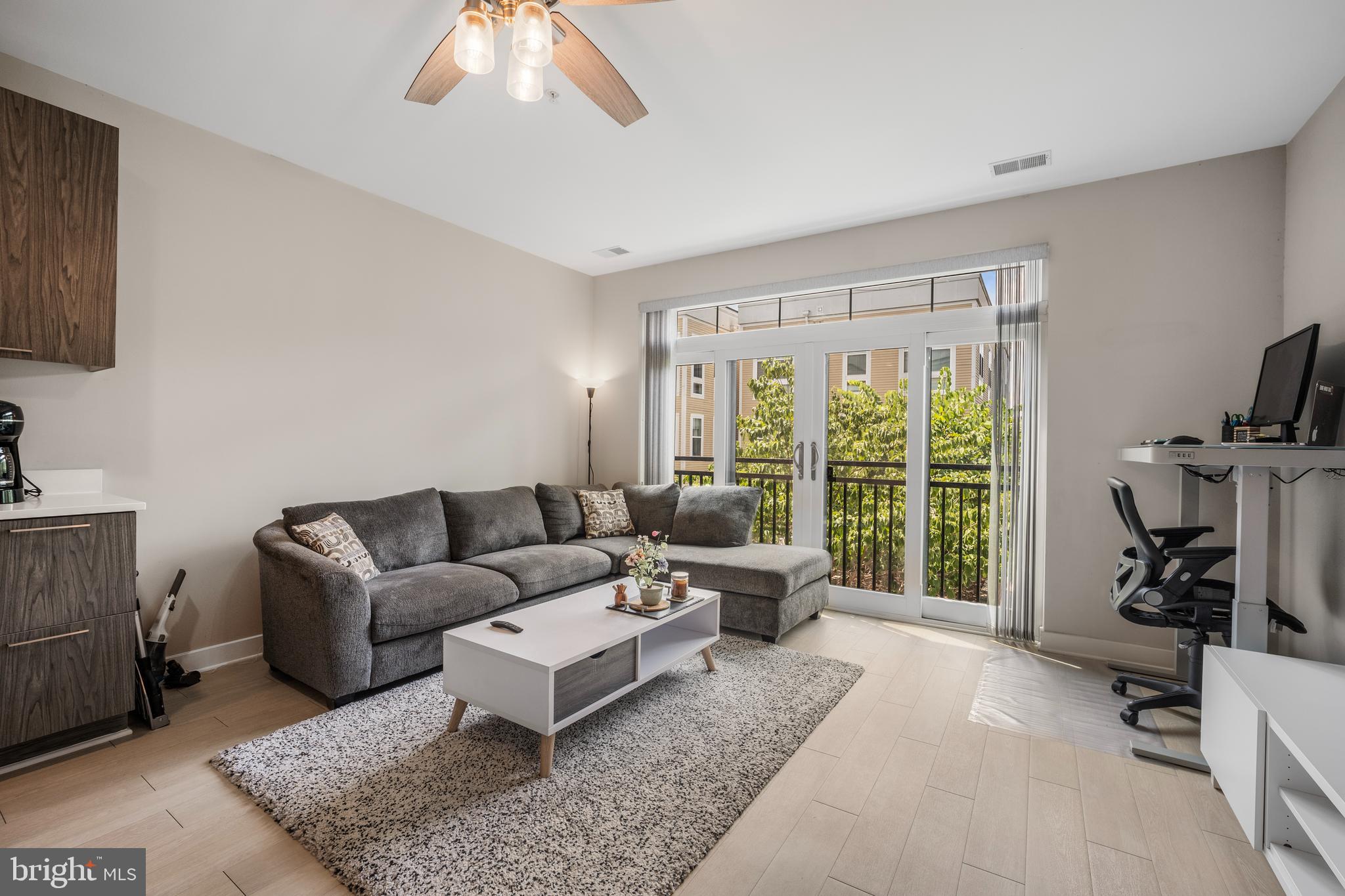 TRAFALGAR FLATS - Residential