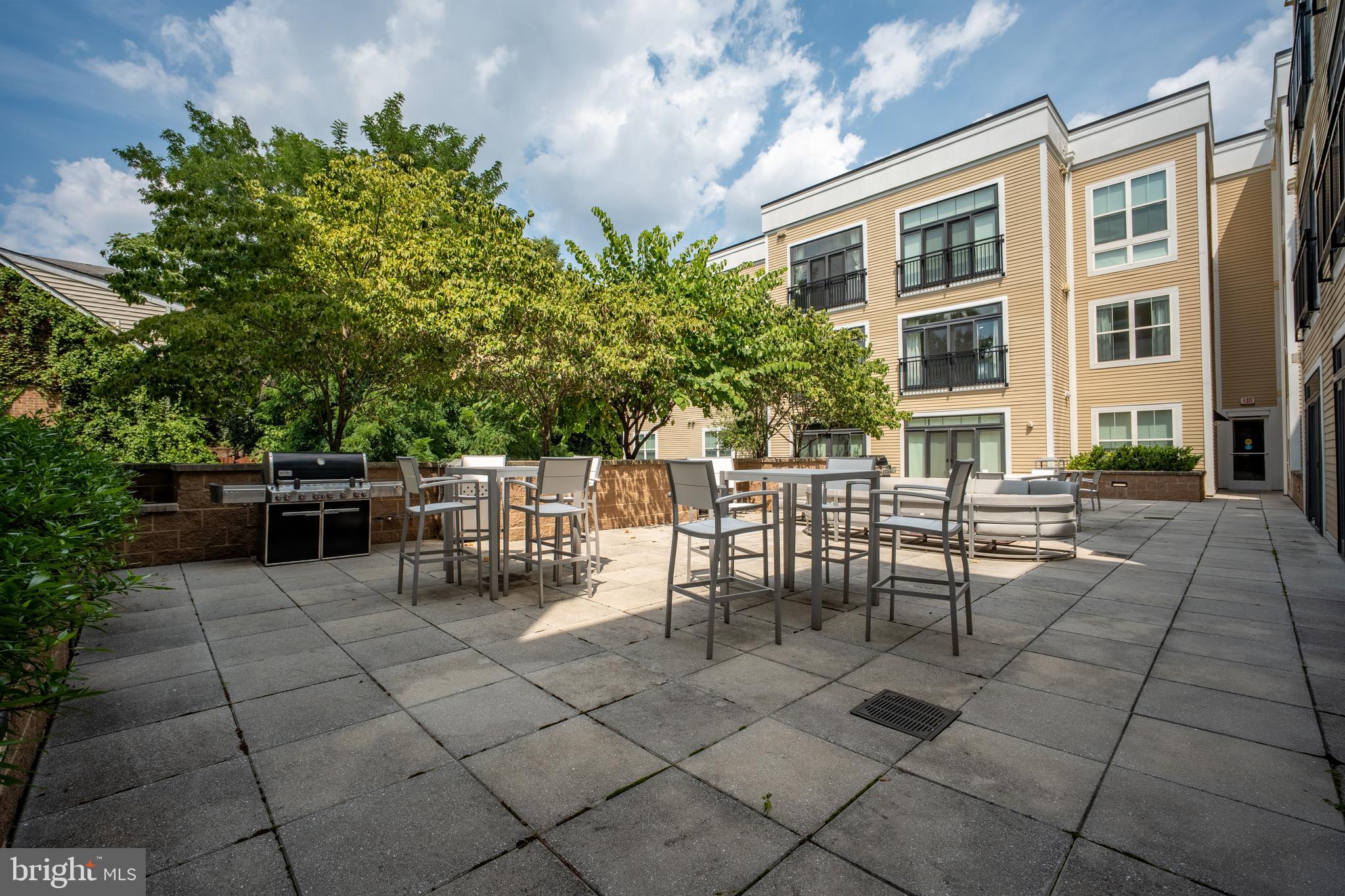 TRAFALGAR FLATS - Residential