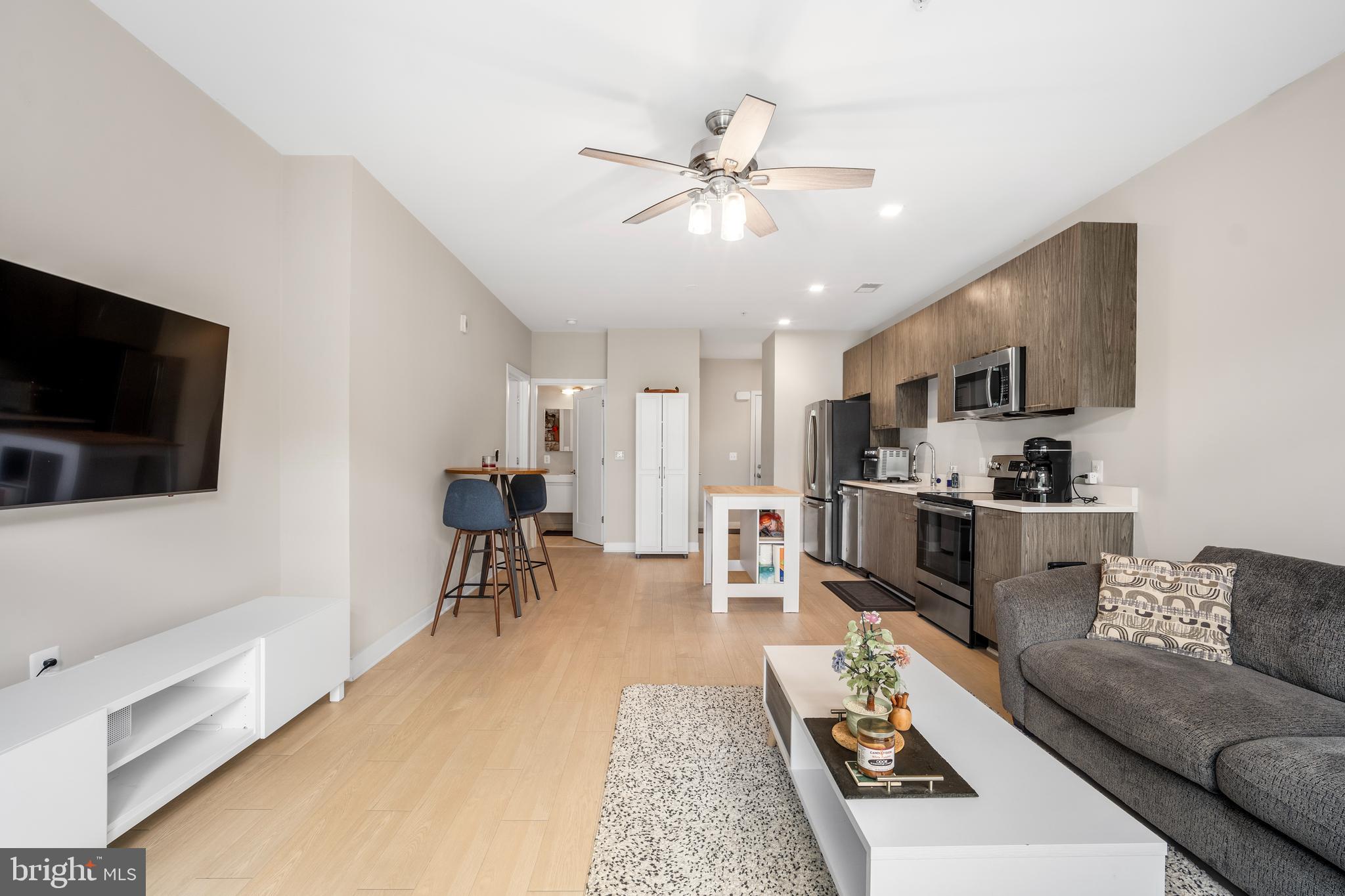 TRAFALGAR FLATS - Residential