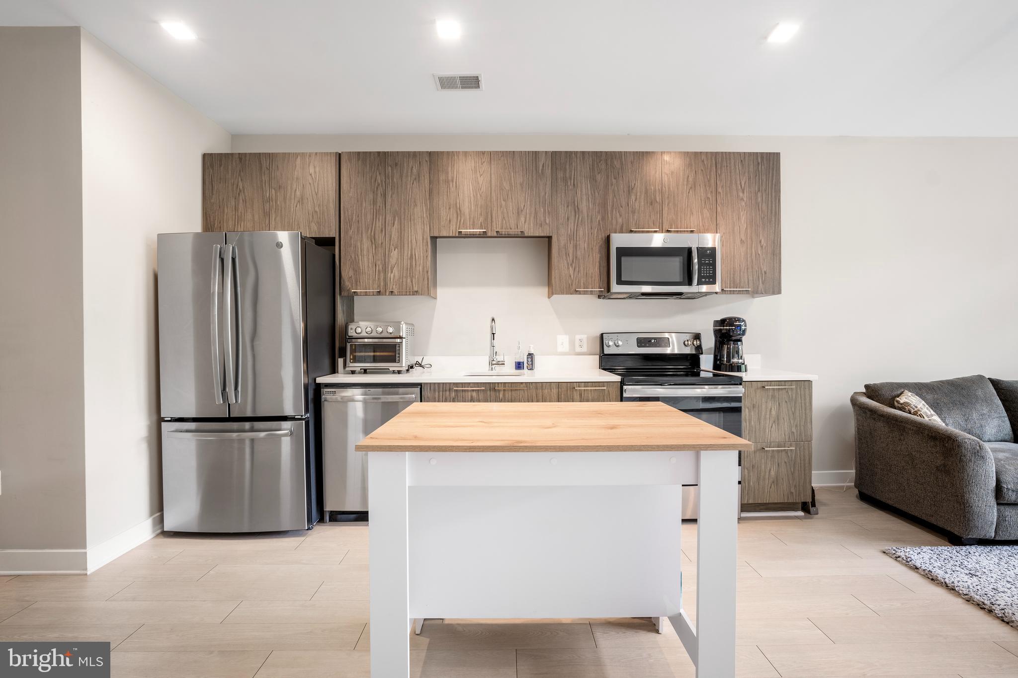 TRAFALGAR FLATS - Residential