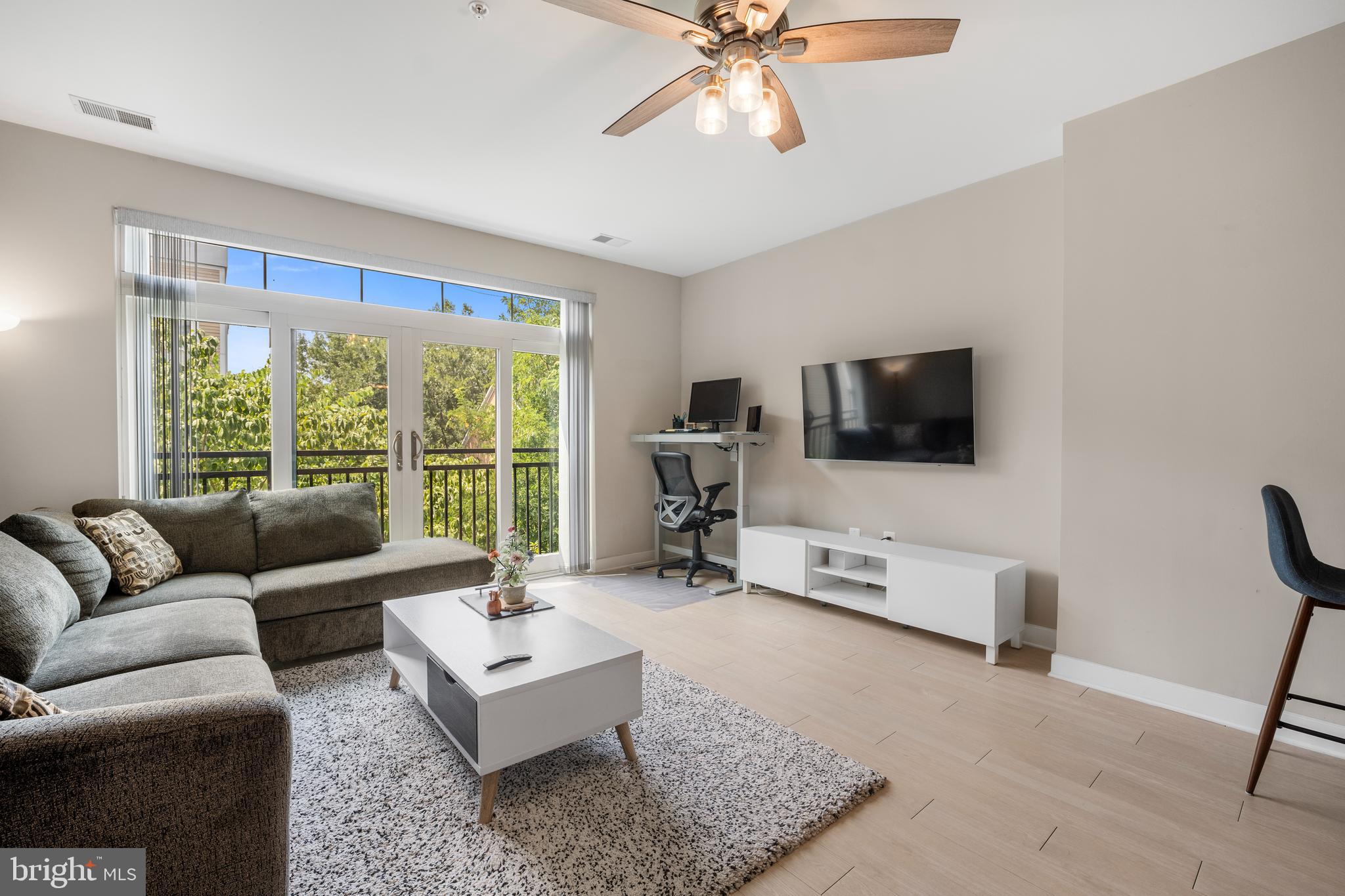 TRAFALGAR FLATS - Residential