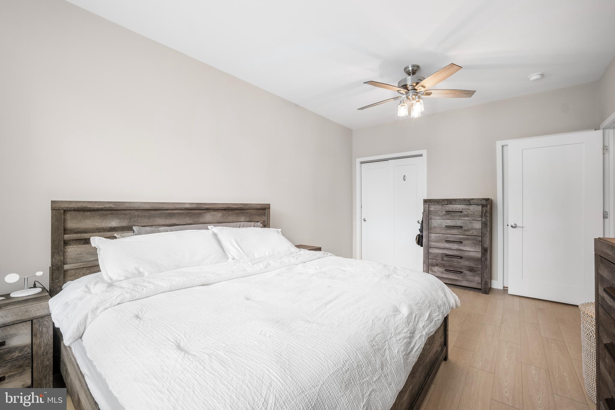 TRAFALGAR FLATS - Residential