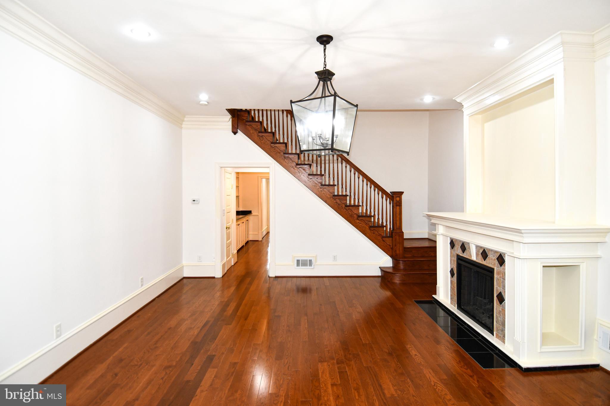 1323 MASSACHUSETTS AVENUE SE