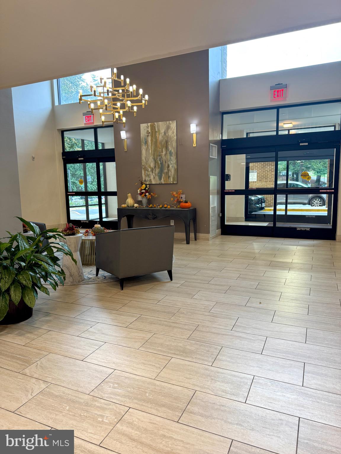 IDYLWOOD TOWERS - Residential