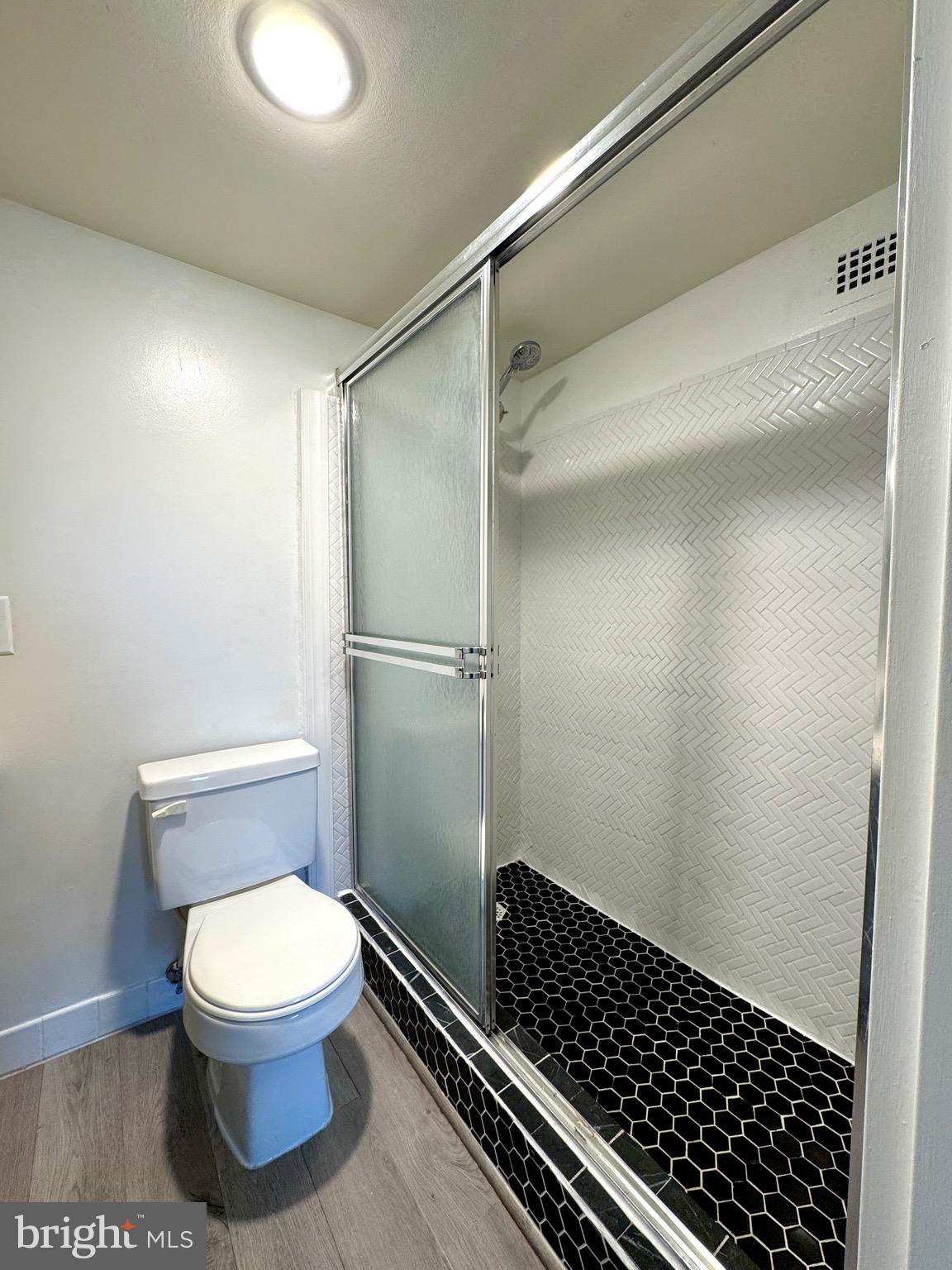 IDYLWOOD TOWERS - Residential