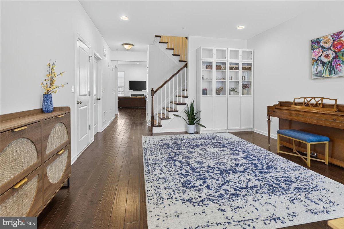 33 TUCKER WAY
