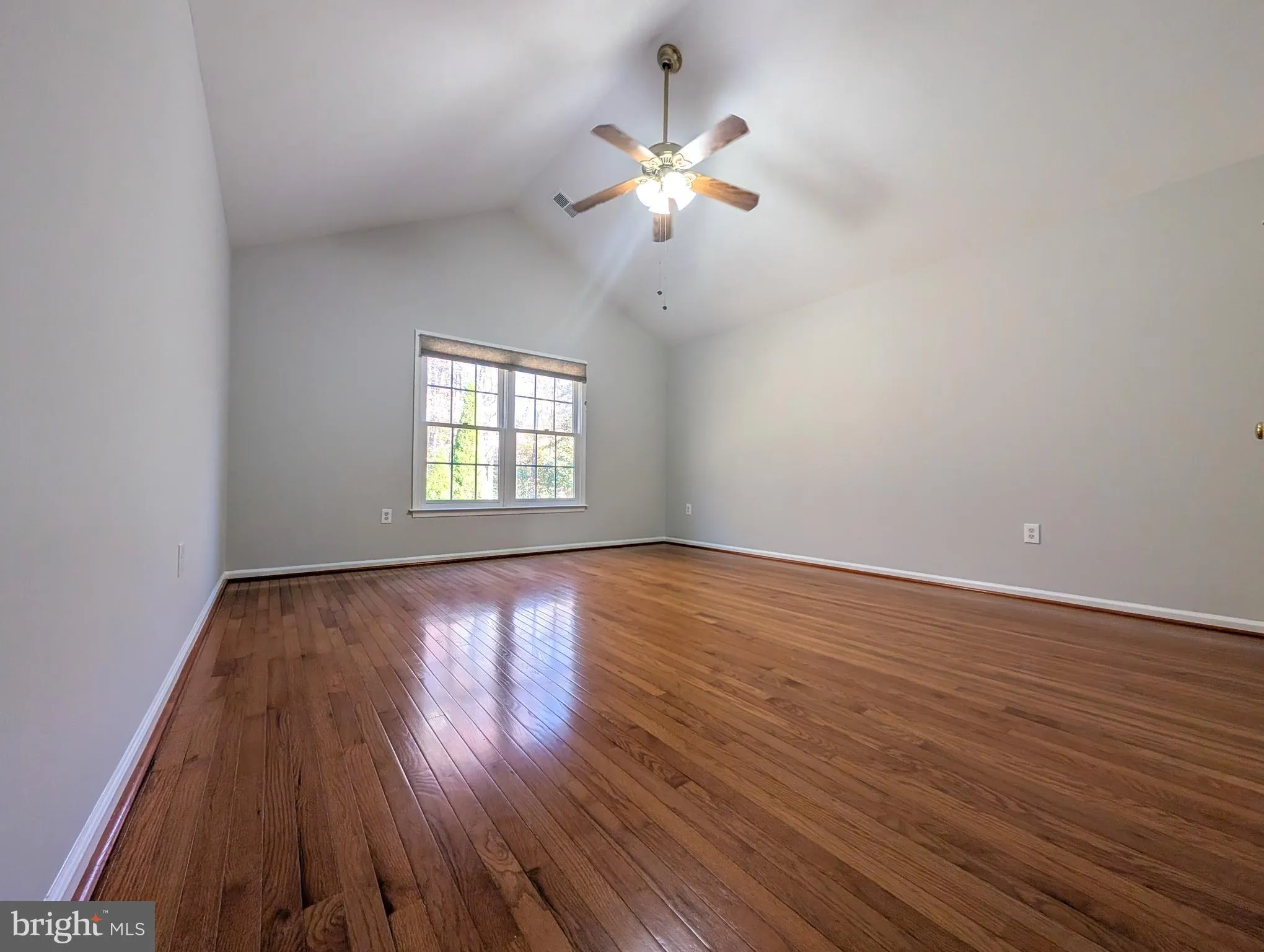 Burke, Virginia 22015, United States, 5 Bedrooms Bedrooms, ,6 BathroomsBathrooms,Residential,Active,245400