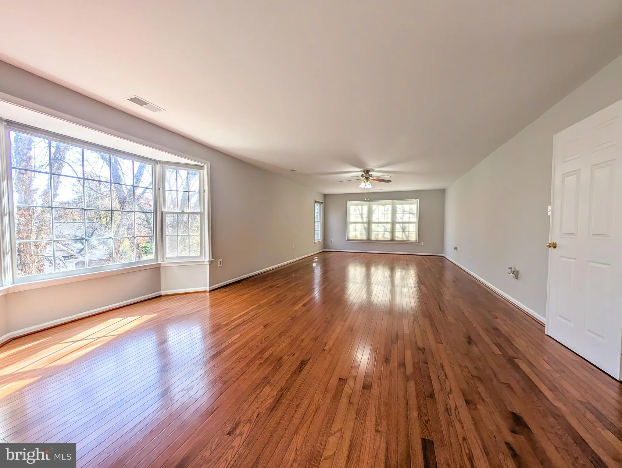 Burke, Virginia 22015, United States, 5 Bedrooms Bedrooms, ,6 BathroomsBathrooms,Residential,Active,245400