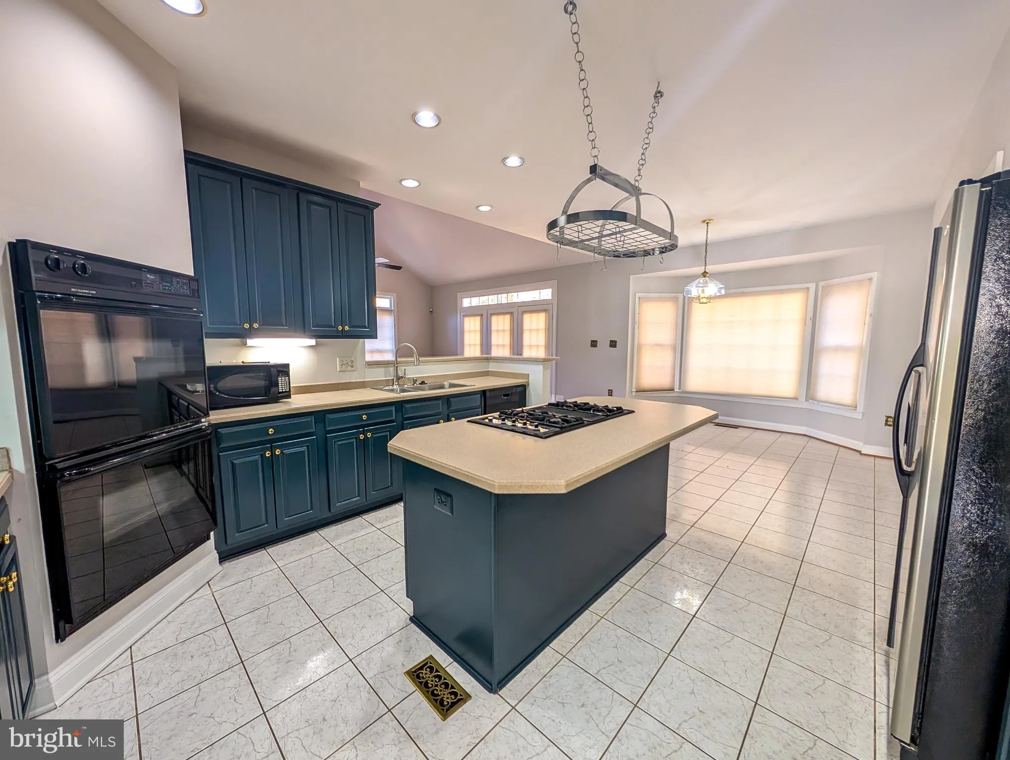 Burke, Virginia 22015, United States, 5 Bedrooms Bedrooms, ,6 BathroomsBathrooms,Residential,Active,245400