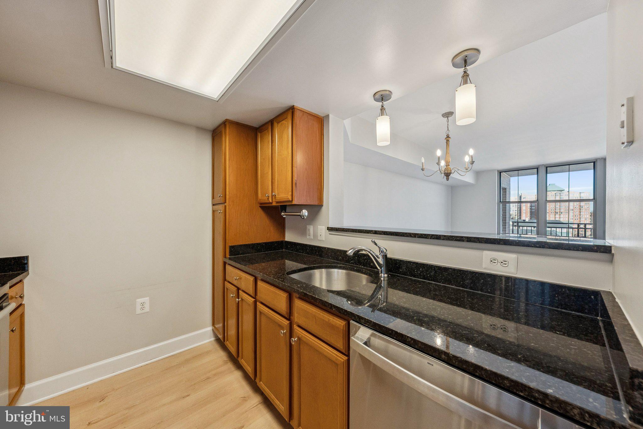 CARLTON HOUSE - Residential