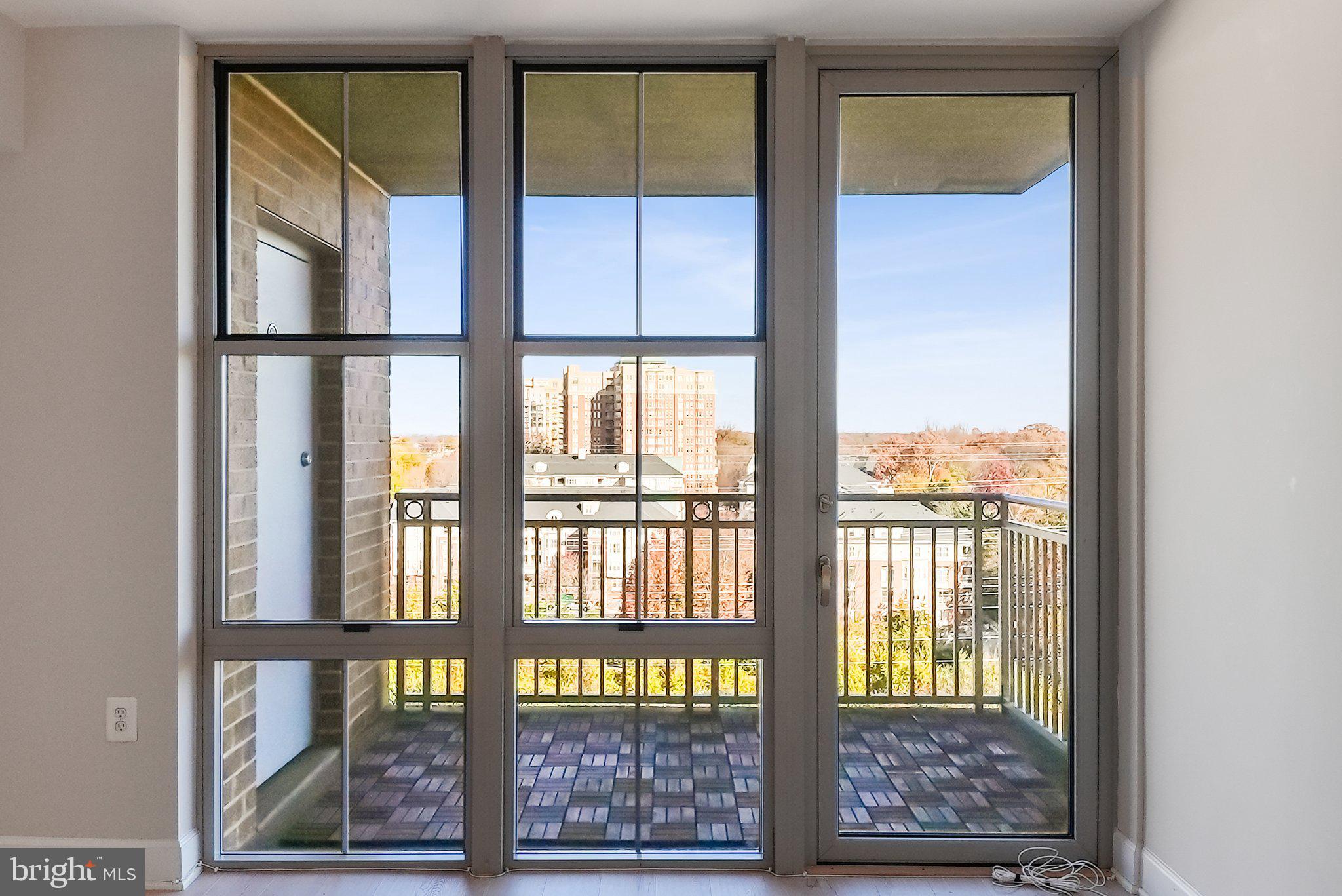 CARLTON HOUSE - Residential