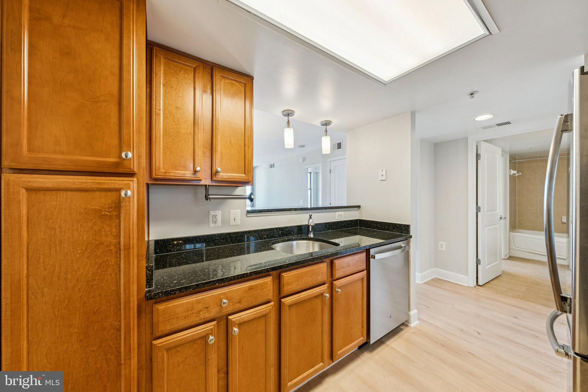 CARLTON HOUSE - Residential