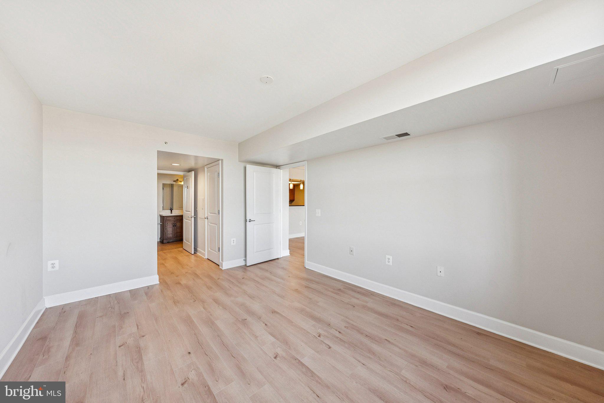 CARLTON HOUSE - Residential