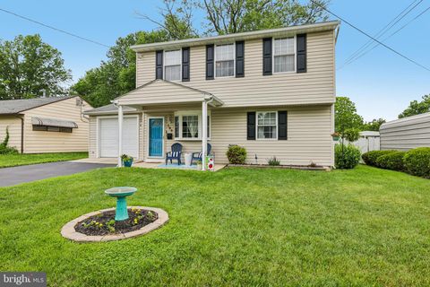 Homes For Sale - 208 Carroll Road<br/> GLEN BURNIE, MD 21060