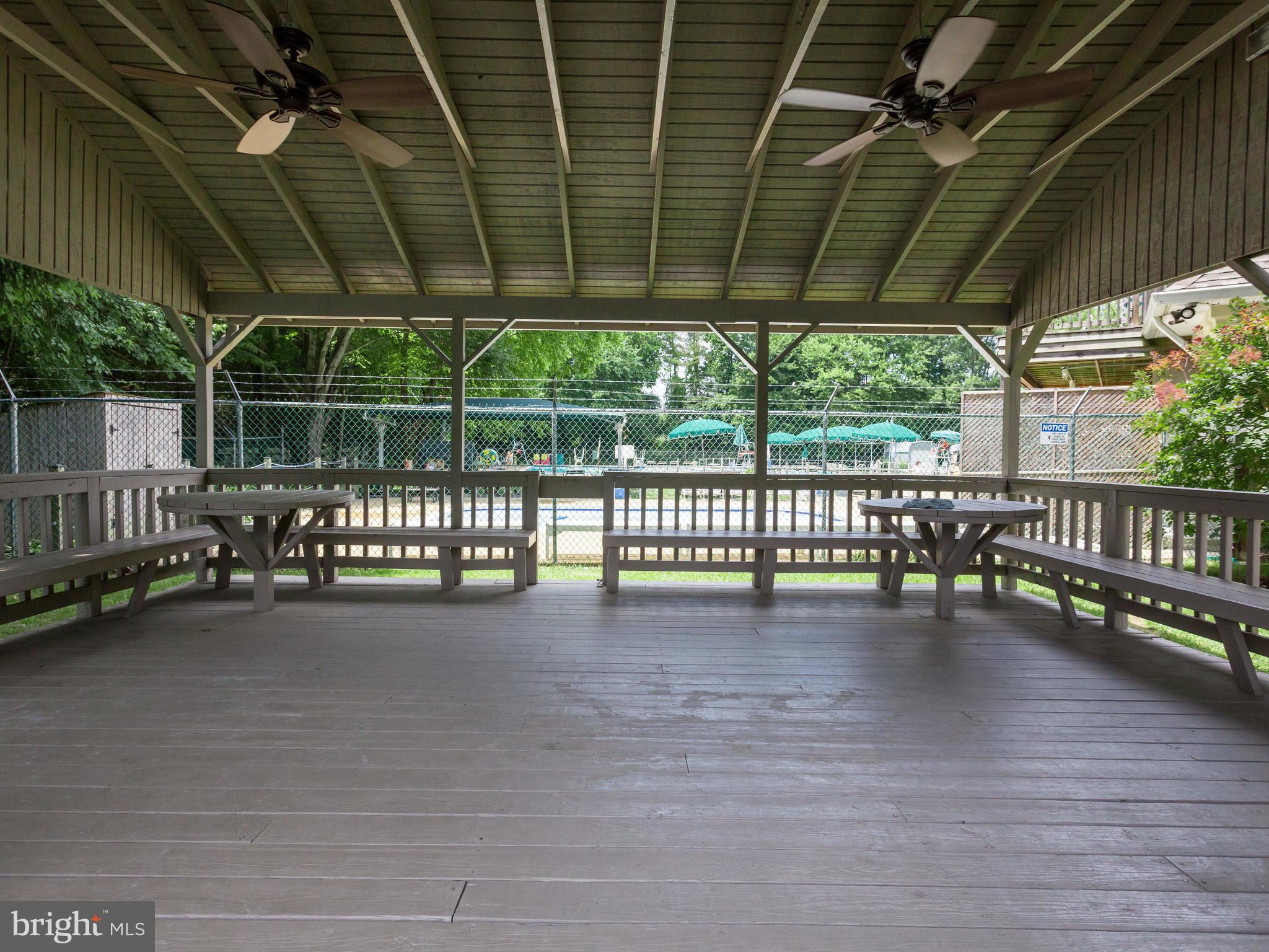 MC LEAN HAMLET - Residential