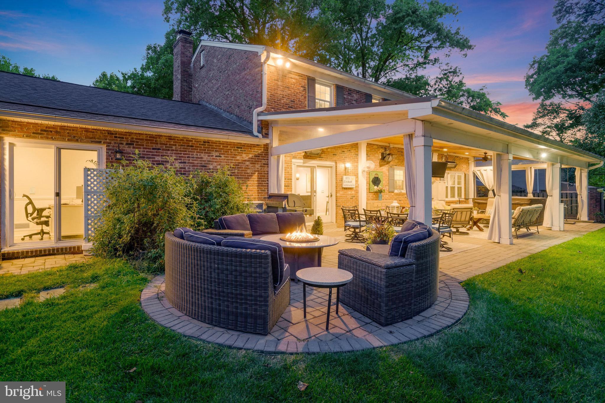 MC LEAN HAMLET - Residential