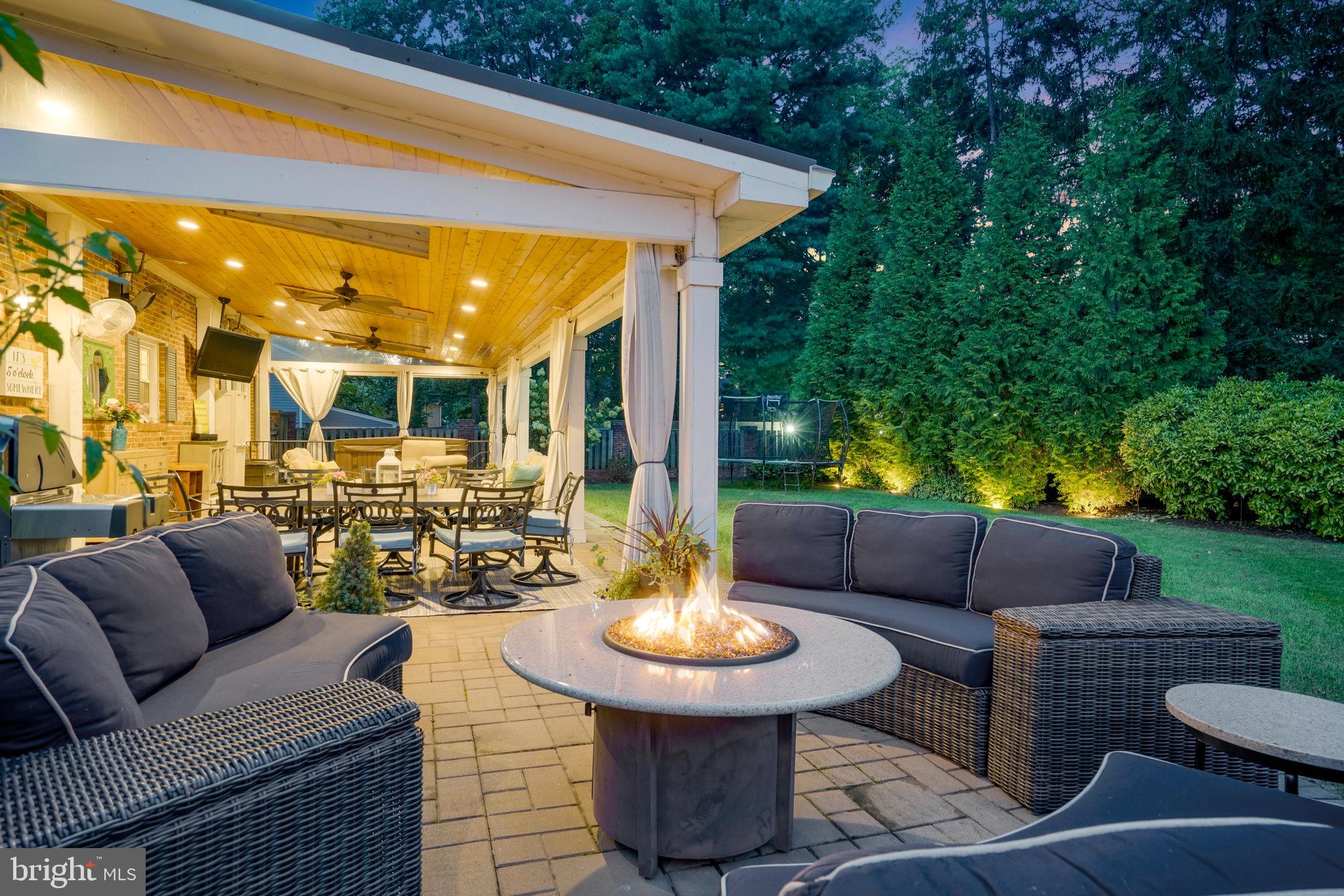 MC LEAN HAMLET - Residential