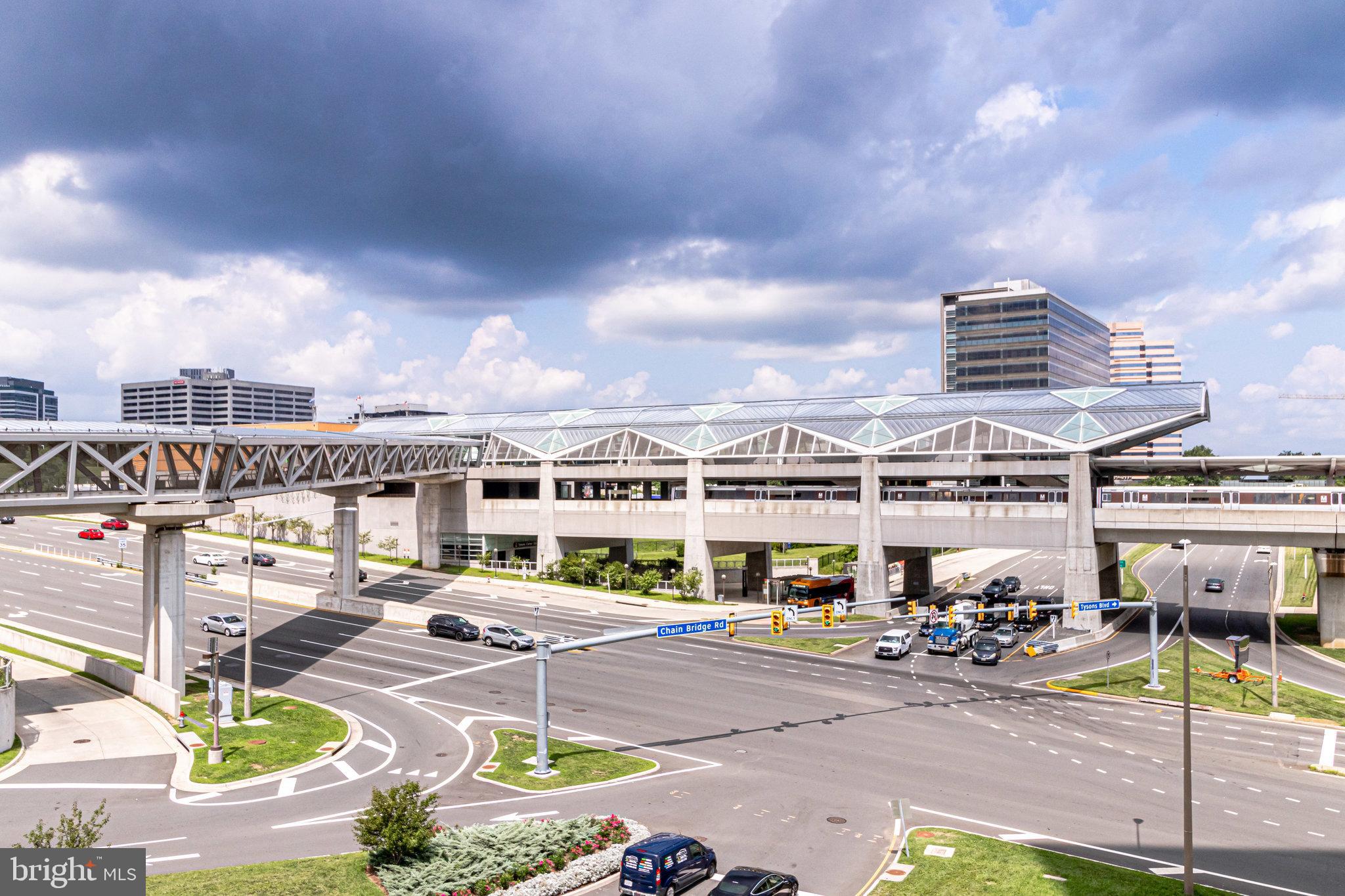 MC LEAN HAMLET - Residential