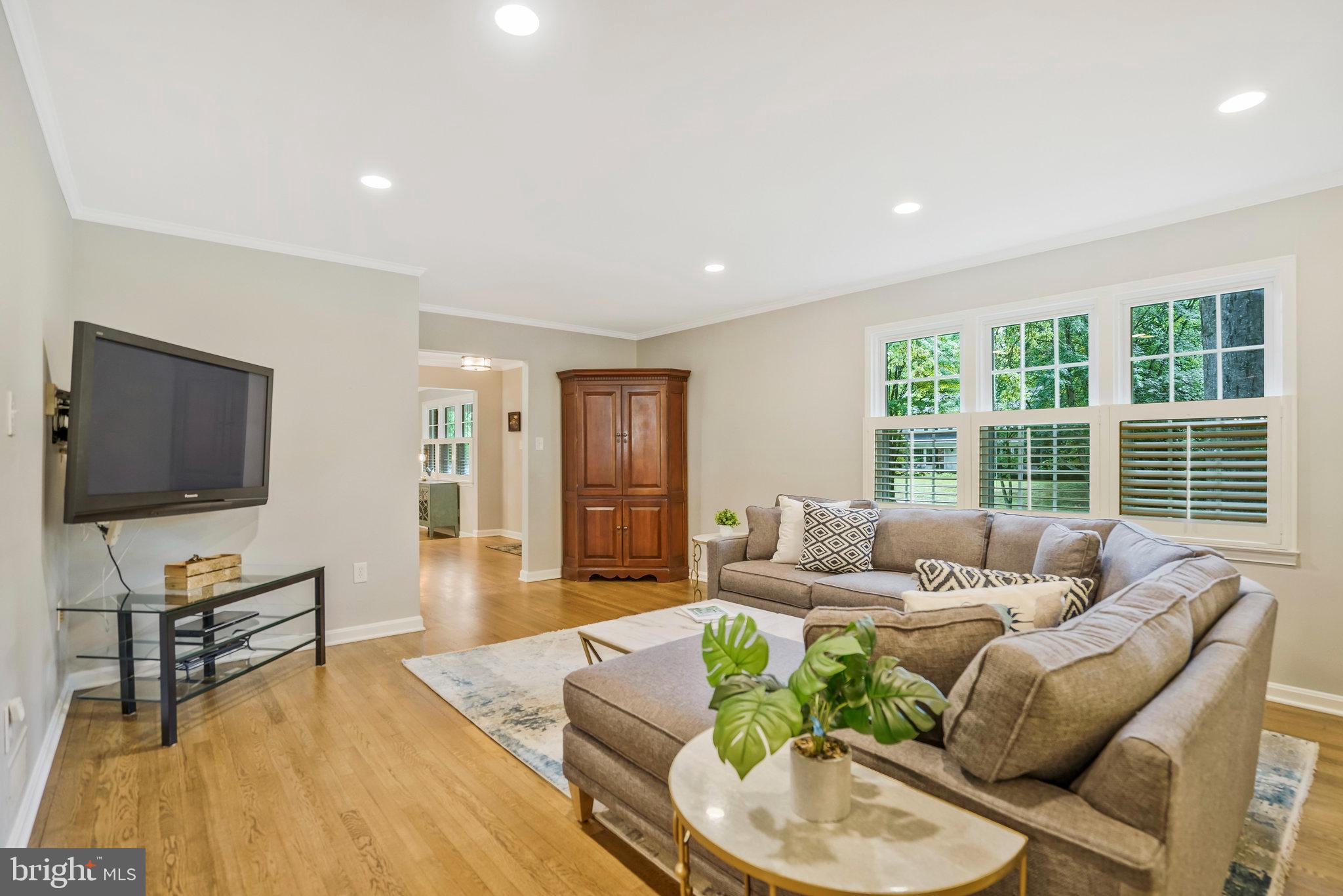 MC LEAN HAMLET - Residential