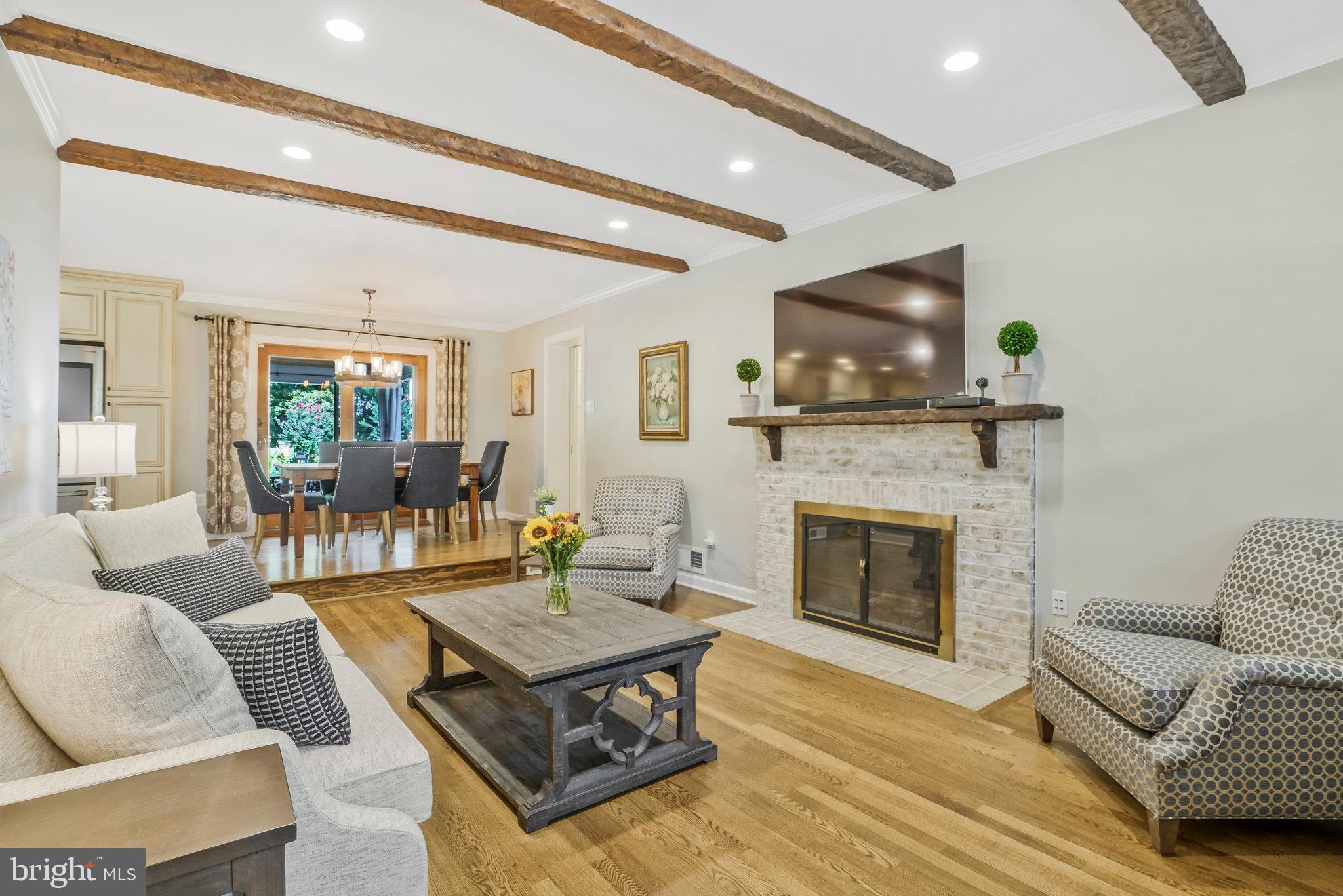 MC LEAN HAMLET - Residential