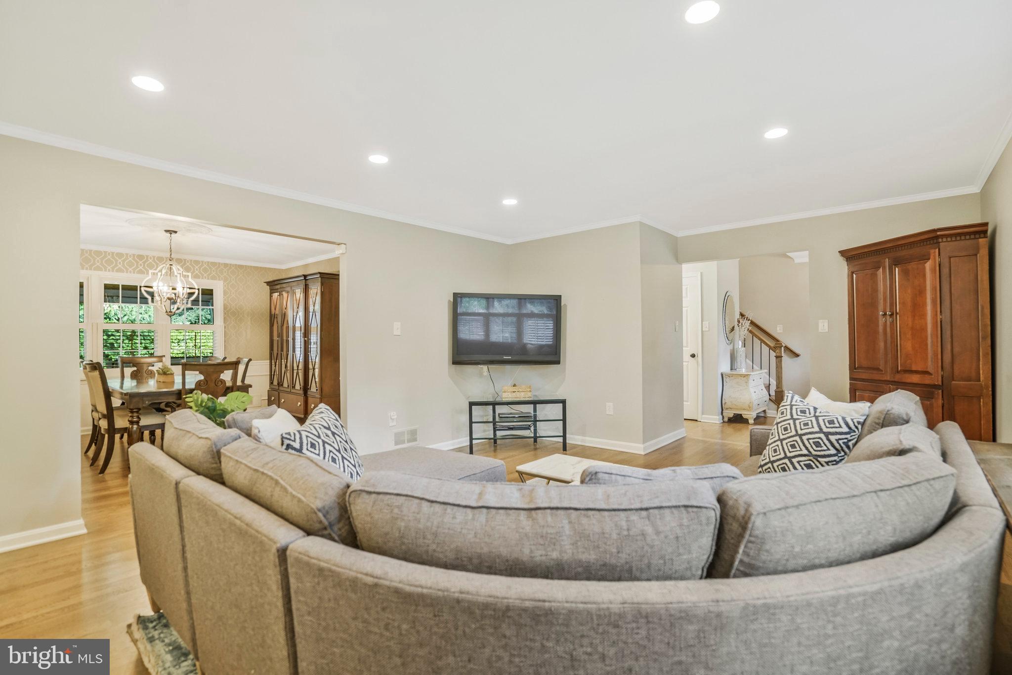 MC LEAN HAMLET - Residential