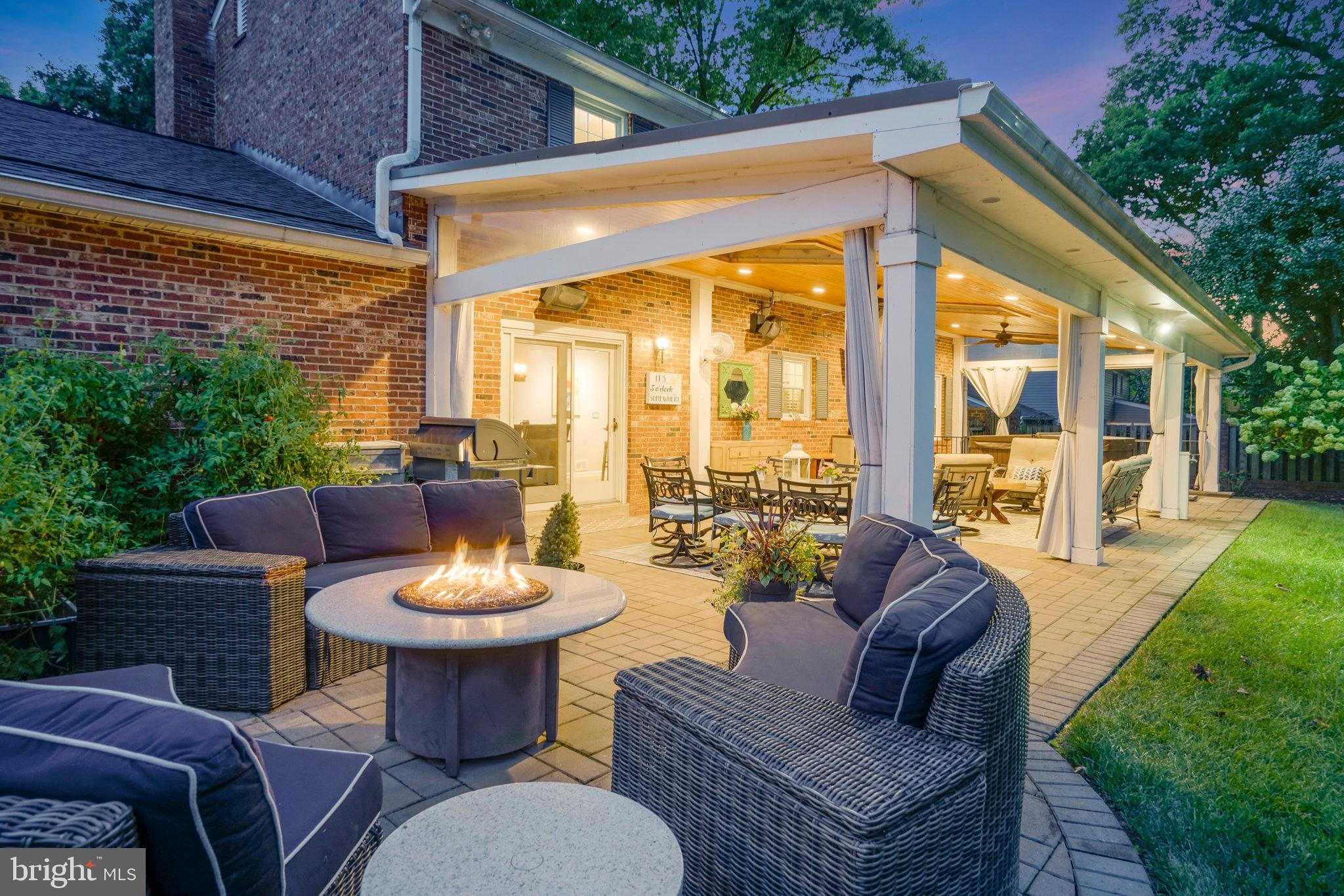 MC LEAN HAMLET - Residential