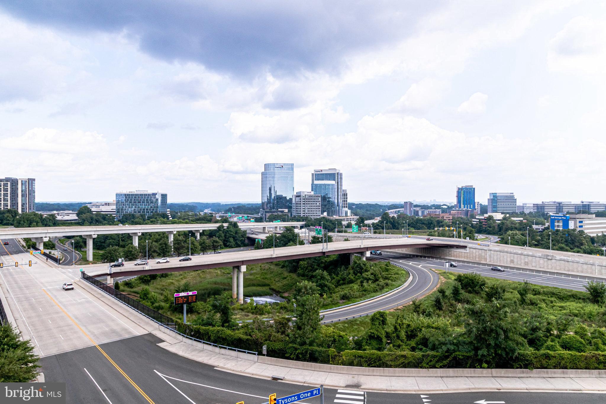 MC LEAN HAMLET - Residential