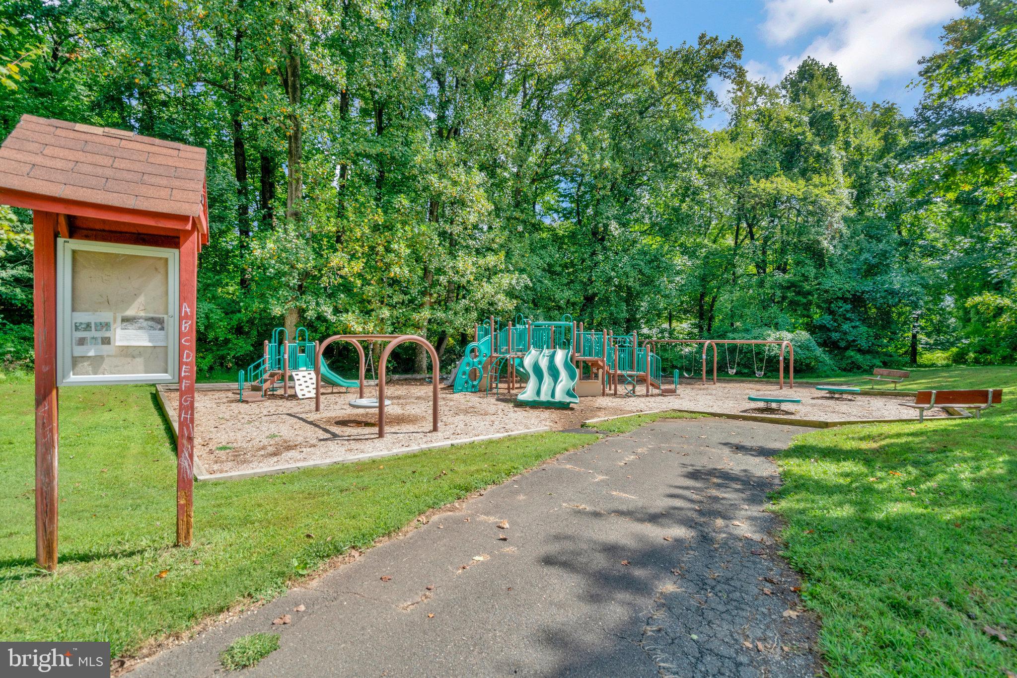 MC LEAN HAMLET - Residential