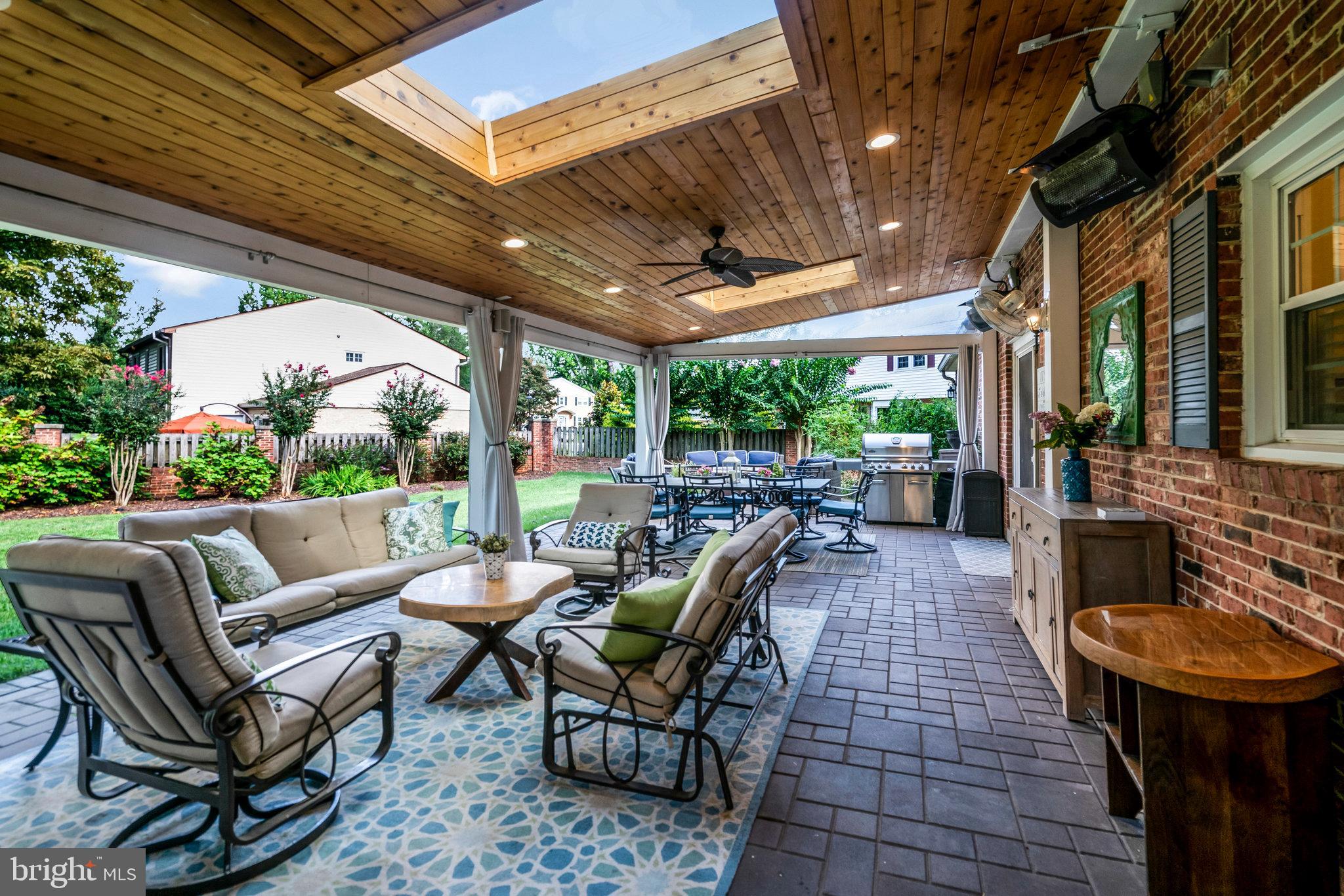 MC LEAN HAMLET - Residential