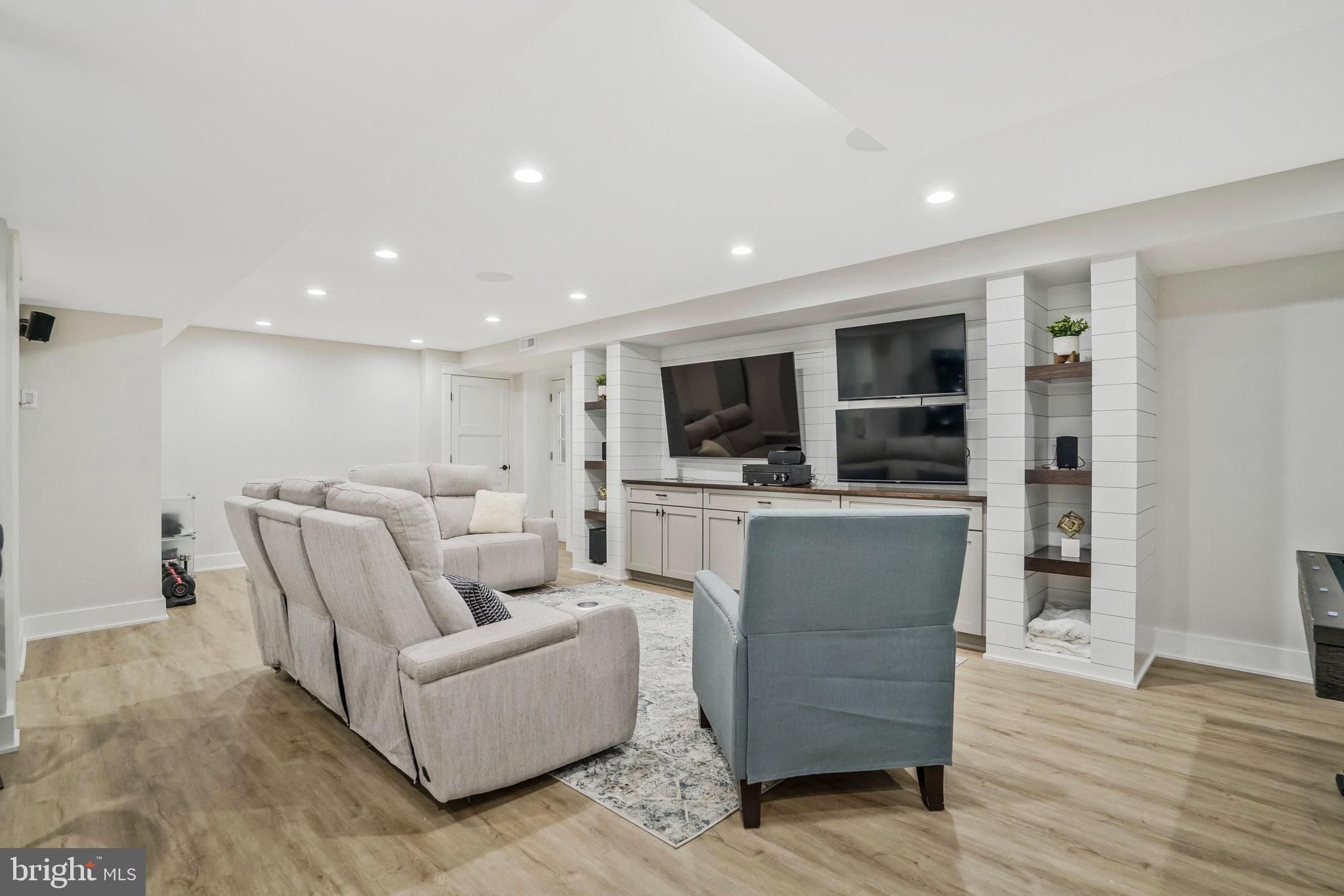 MC LEAN HAMLET - Residential