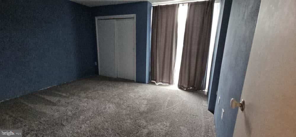 SPRING MOUNT SUMMI - Residential Lease