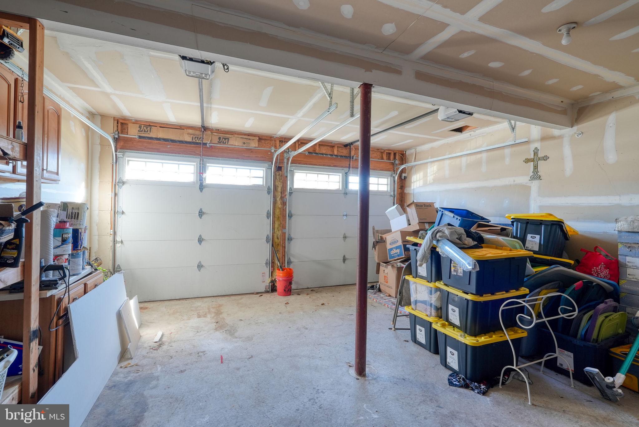 MAPLE KNOLL - Residential