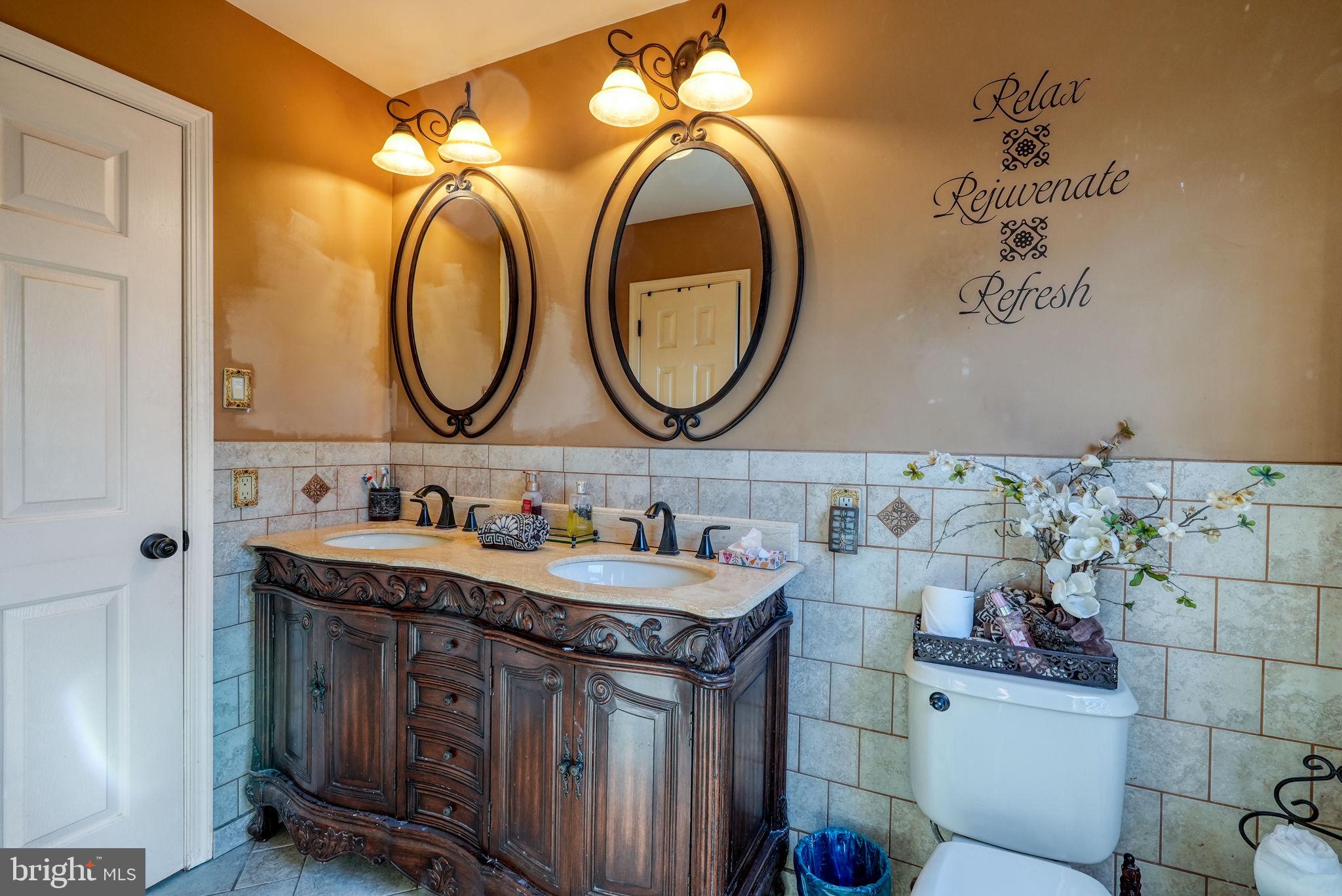 MAPLE KNOLL - Residential