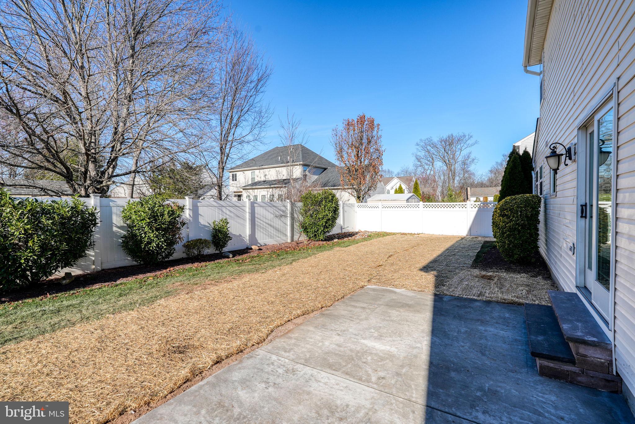 MAPLE KNOLL - Residential