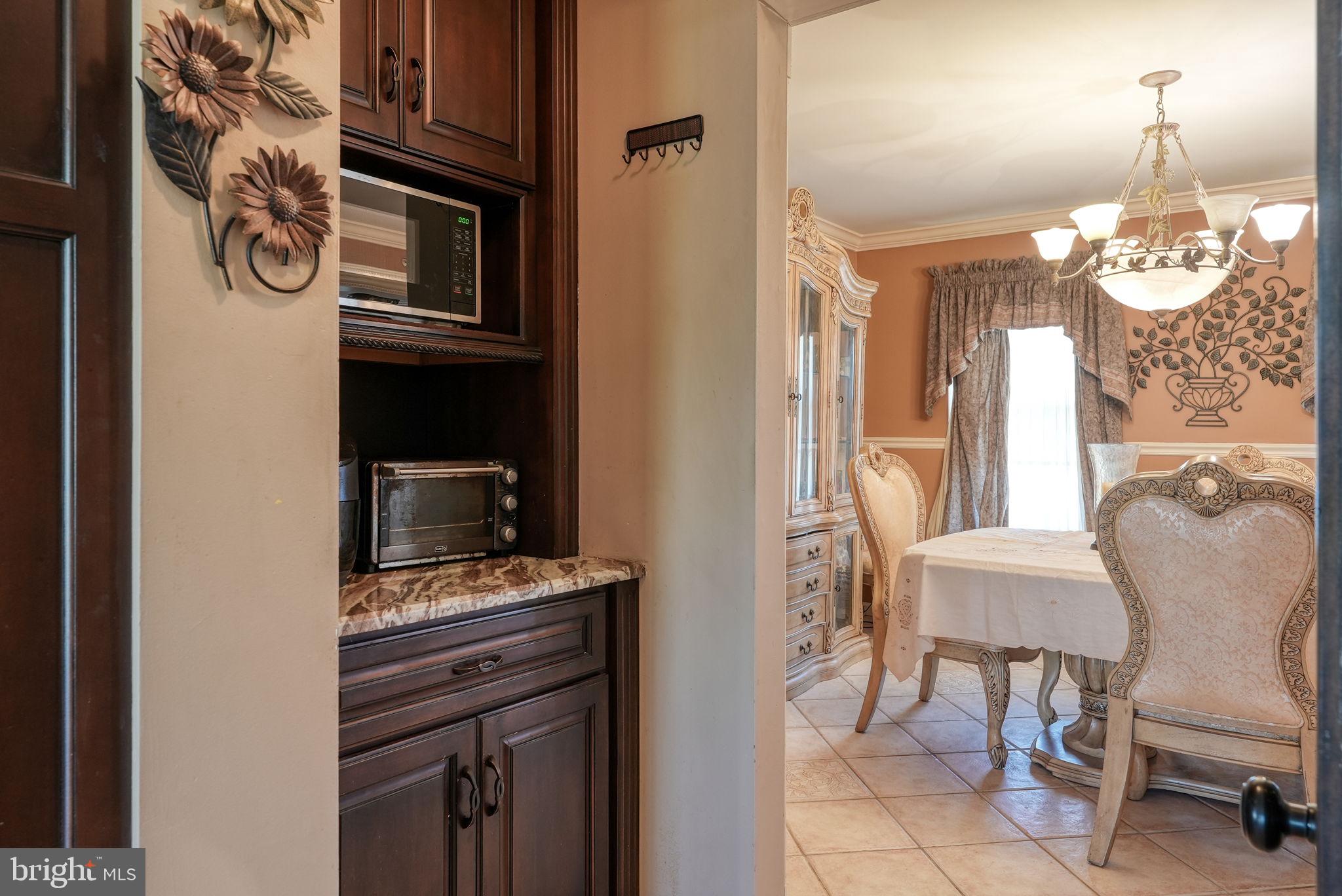 MAPLE KNOLL - Residential