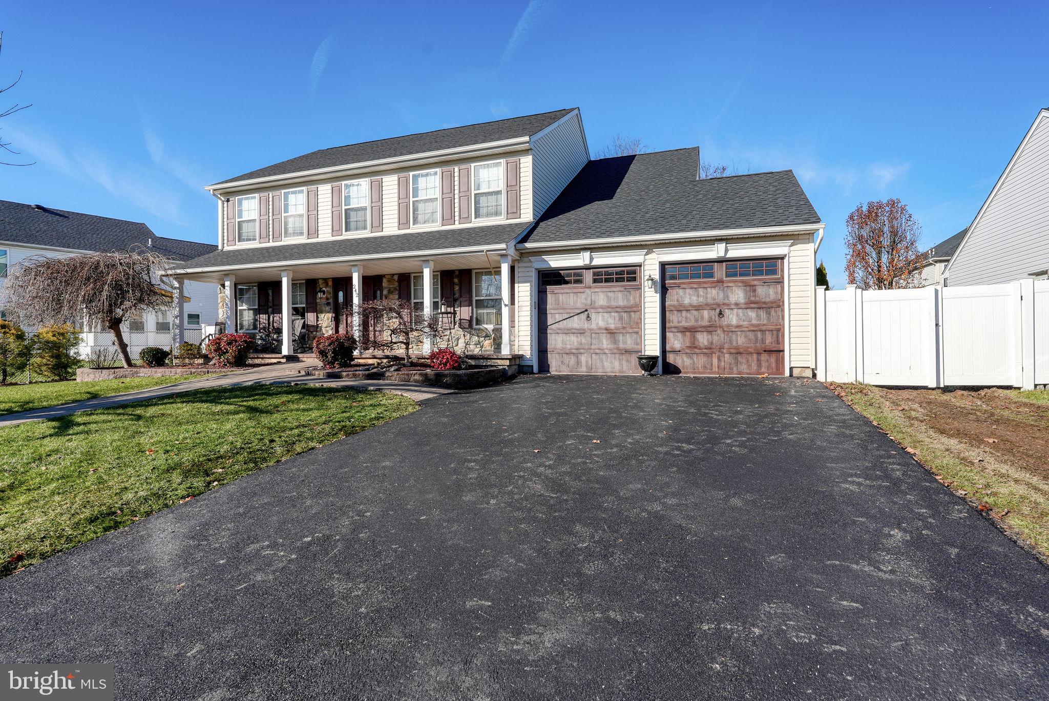 MAPLE KNOLL - Residential